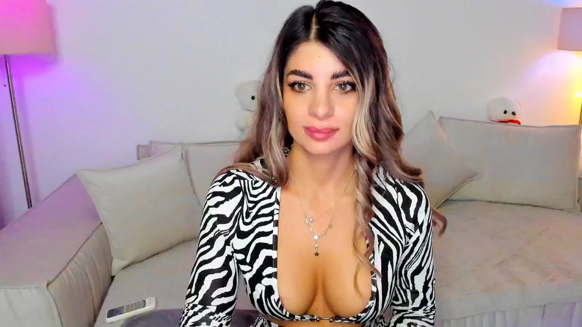 Gallery image thumbnail from KarlaStarx's myfreecams stream on, 08/31/2024, 03:00 image 18 of 20