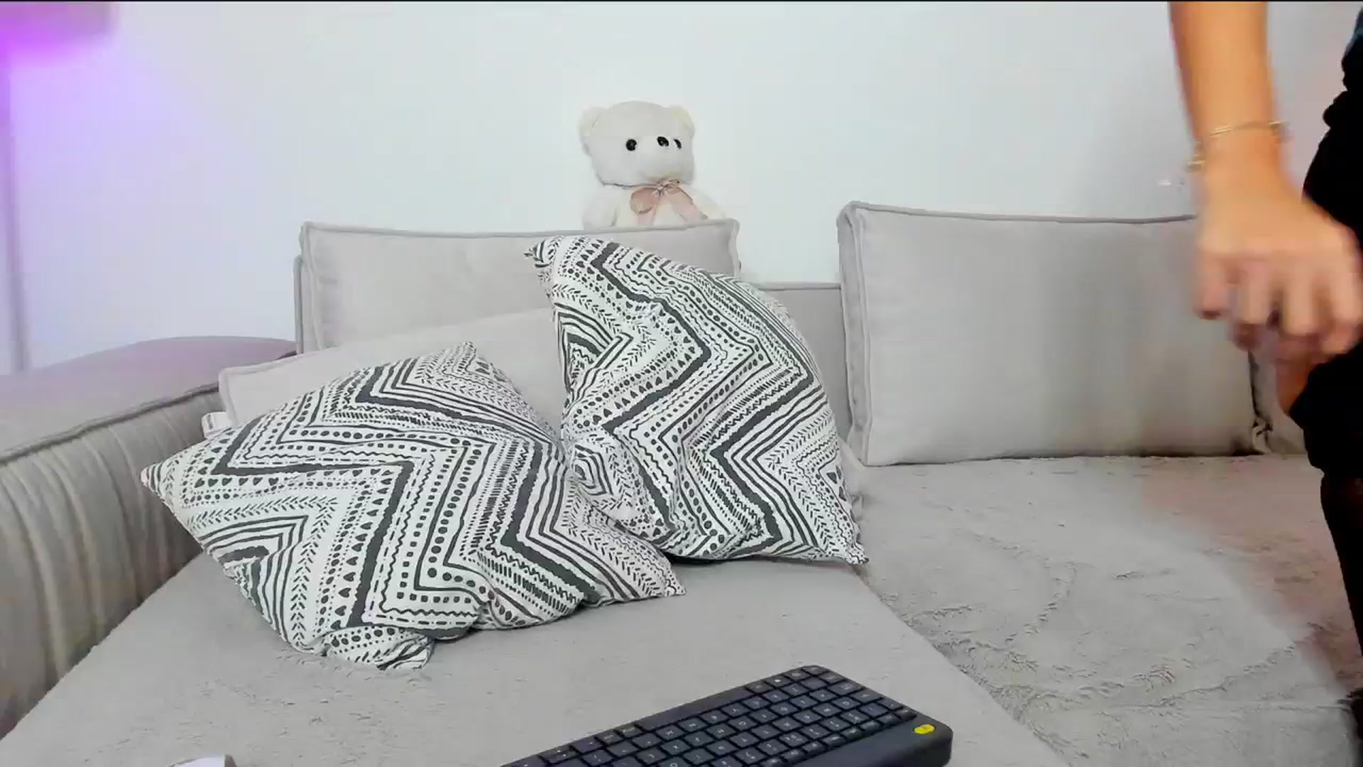 Gallery image thumbnail from KarlaStarx's myfreecams stream on, 09/15/2024, 05:05 image 16 of 20