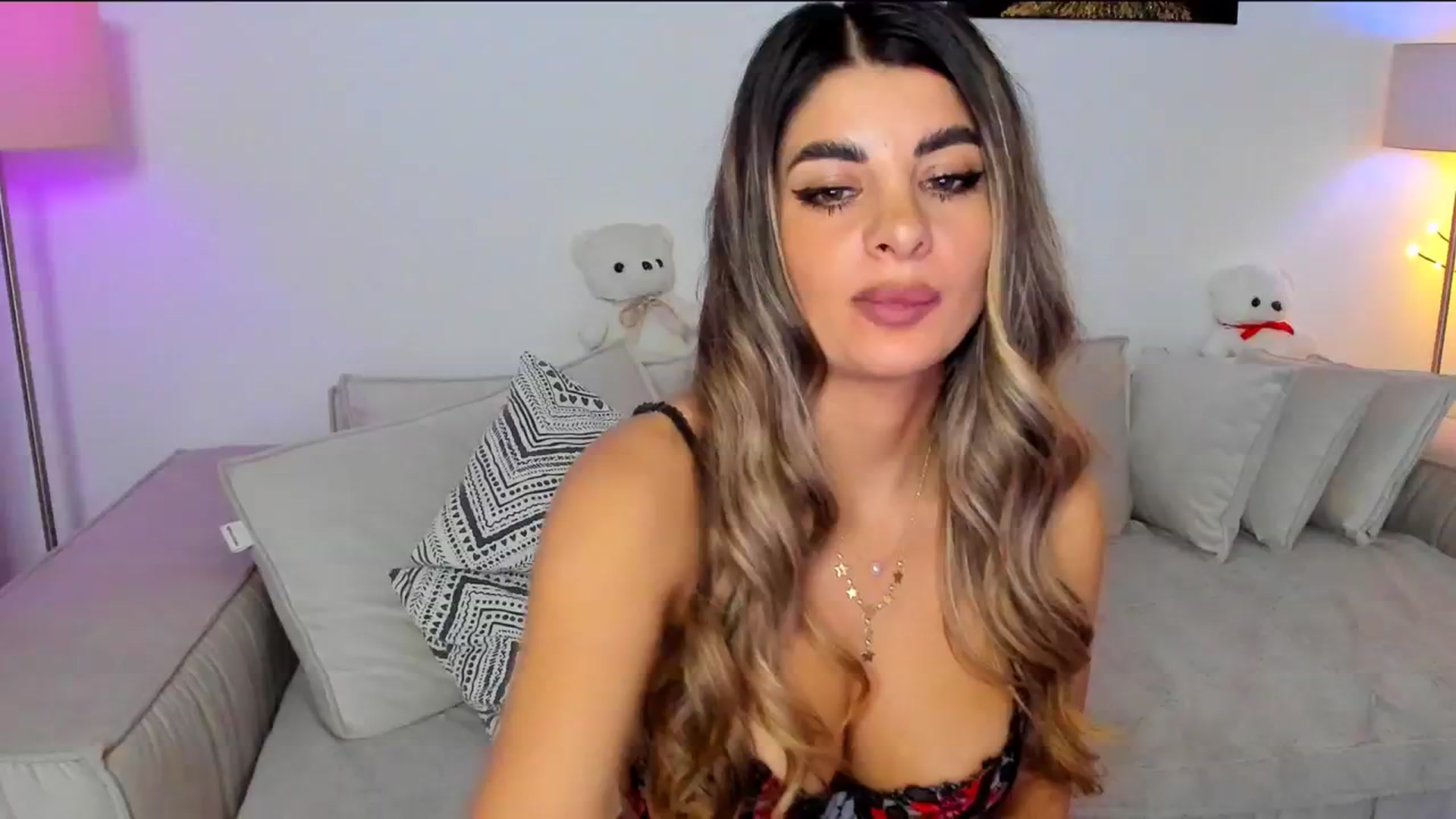 Gallery image thumbnail from KarlaStarx's myfreecams stream on, 09/19/2024, 01:25 image 3 of 20
