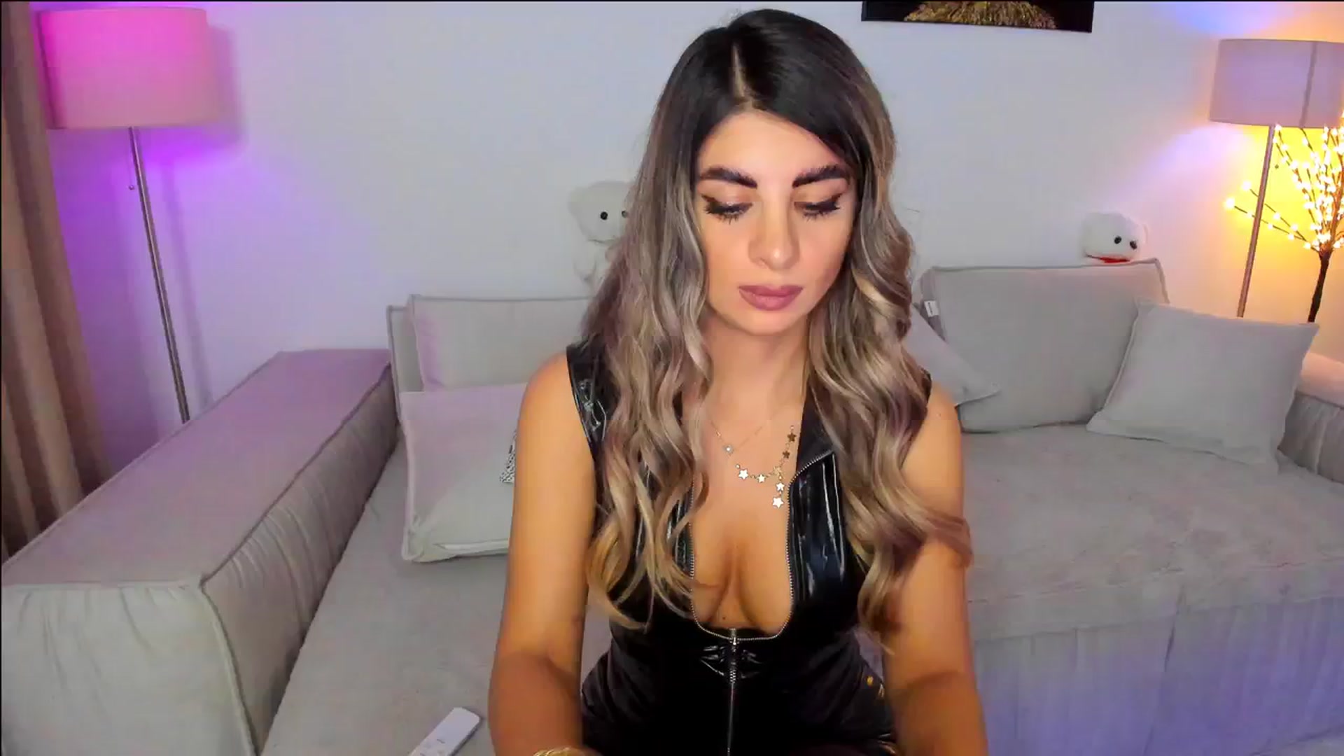 Gallery image thumbnail from KarlaStarx's myfreecams stream on, 09/22/2024, 24:05 image 8 of 20
