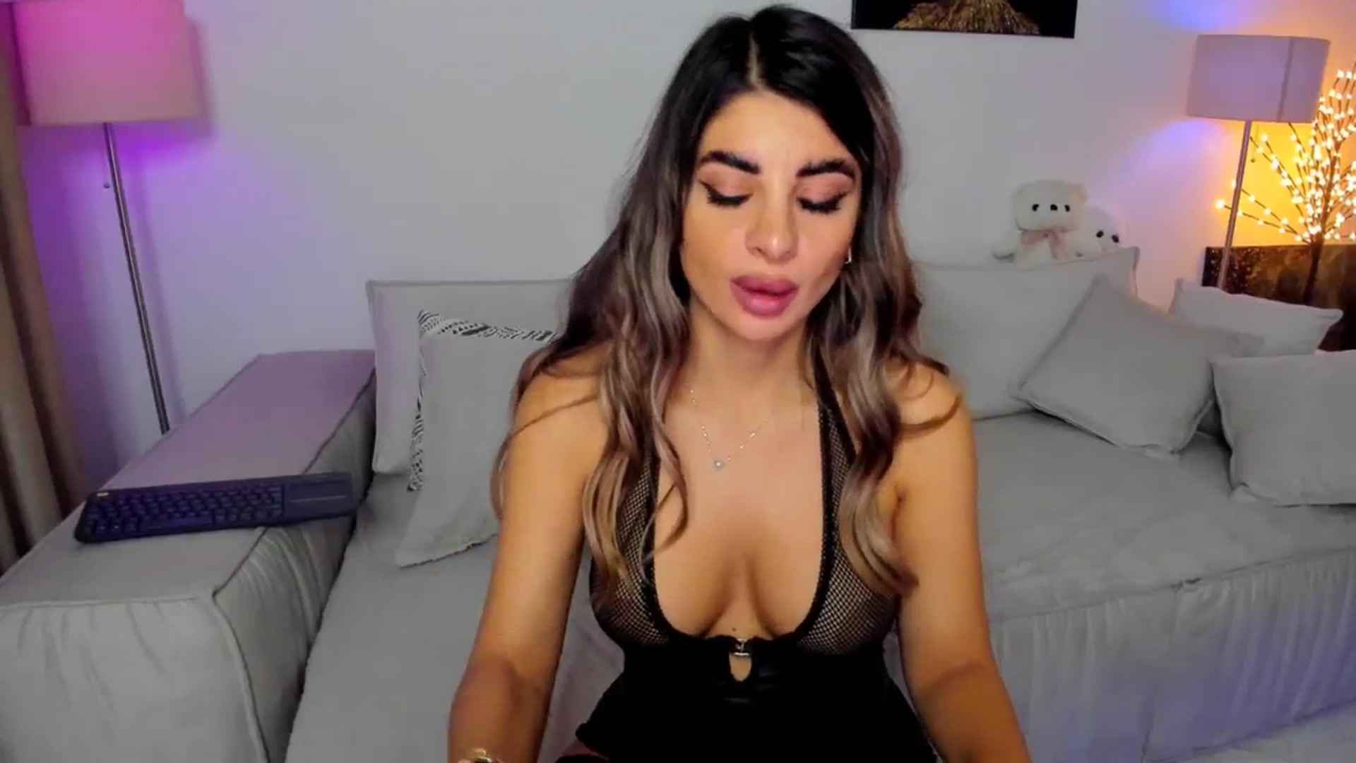 Gallery image thumbnail from KarlaStarx's myfreecams stream on, 10/13/2024, 02:52 image 11 of 20