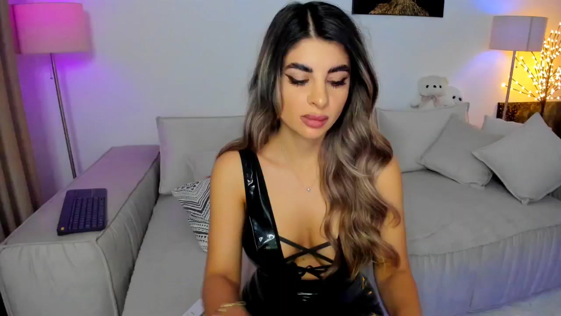 Gallery image thumbnail from KarlaStarx's myfreecams stream on, 10/13/2024, 23:35 image 7 of 20