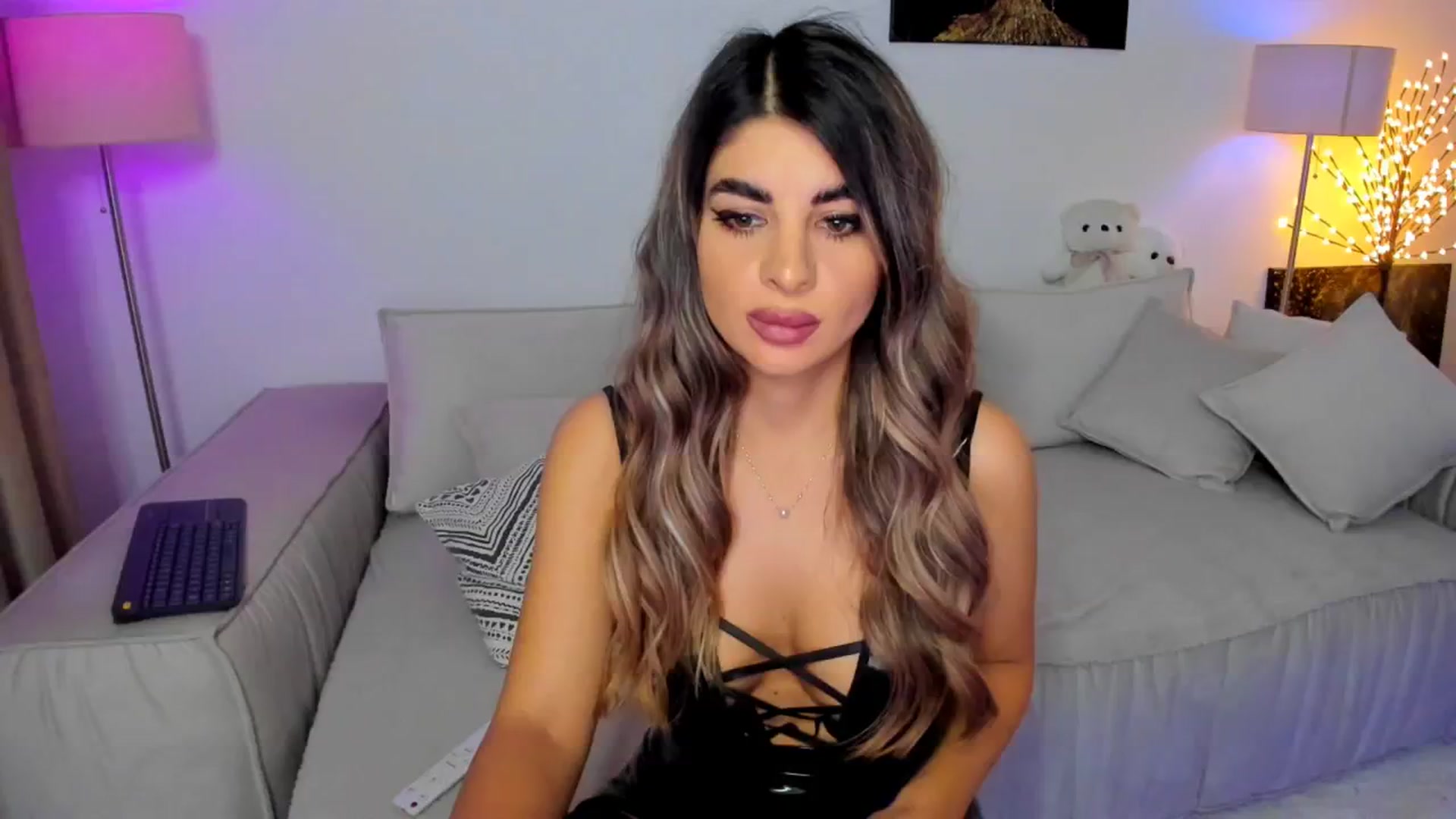 Gallery image thumbnail from KarlaStarx's myfreecams stream on, 10/14/2024, 02:04 image 7 of 20