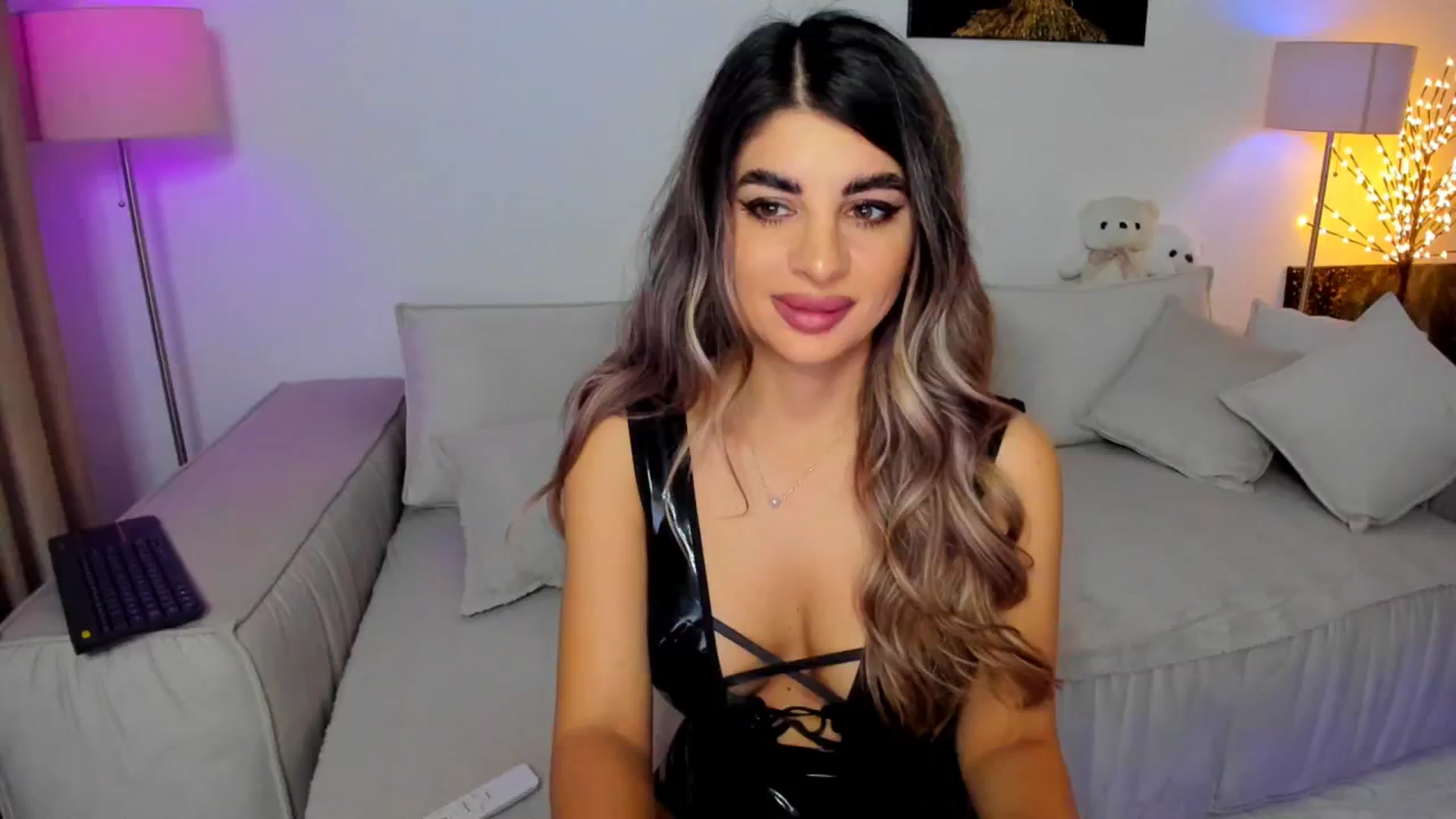 Gallery image thumbnail from KarlaStarx's myfreecams stream on, 10/14/2024, 02:04 image 13 of 20