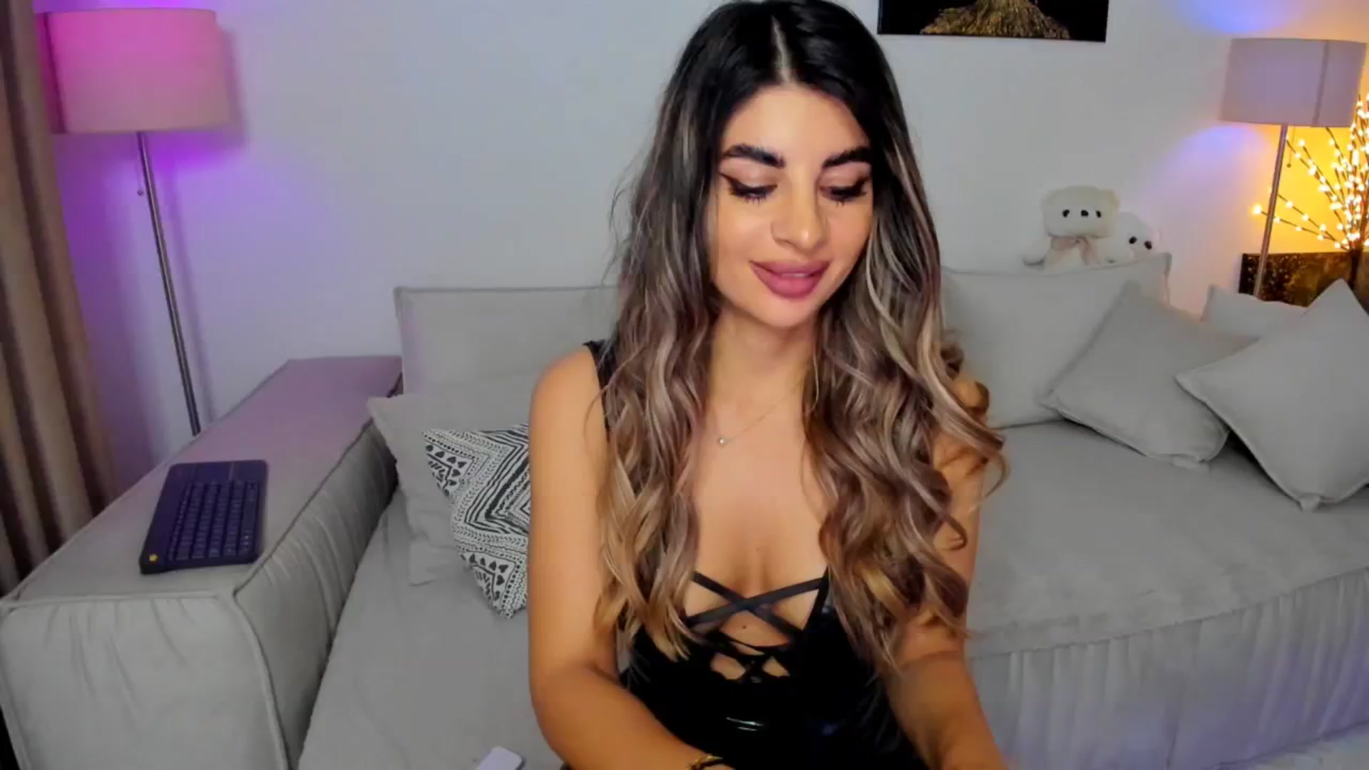 Gallery image thumbnail from KarlaStarx's myfreecams stream on, 10/14/2024, 04:16 image 14 of 20