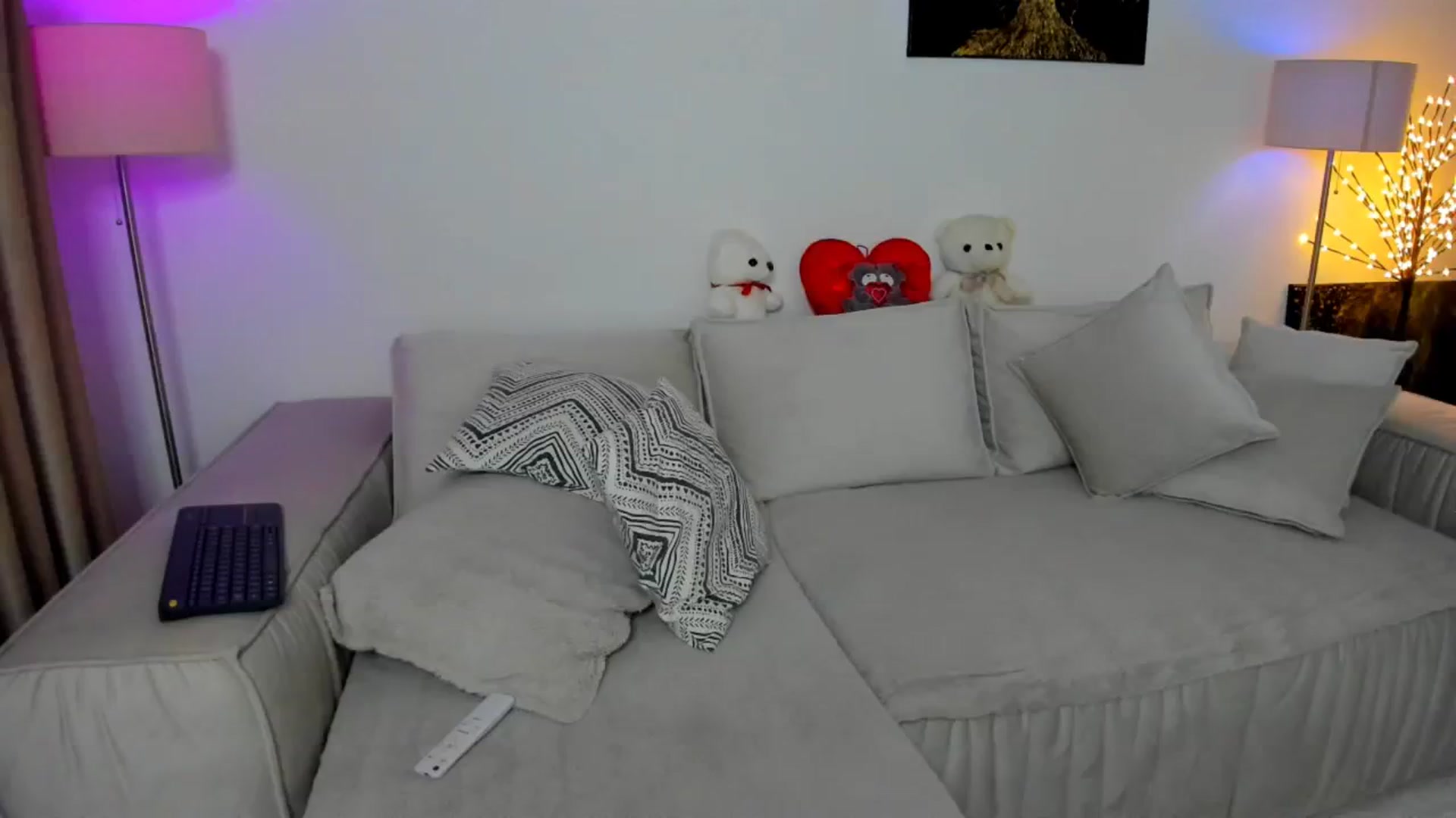 Gallery image thumbnail from KarlaStarx's myfreecams stream on, 10/18/2024, 01:45 image 15 of 20