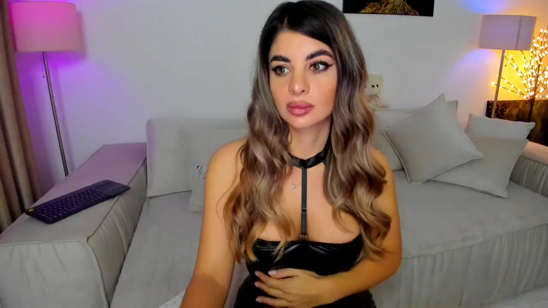Gallery image thumbnail from KarlaStarx's myfreecams stream on, 10/18/2024, 01:45 image 2 of 20