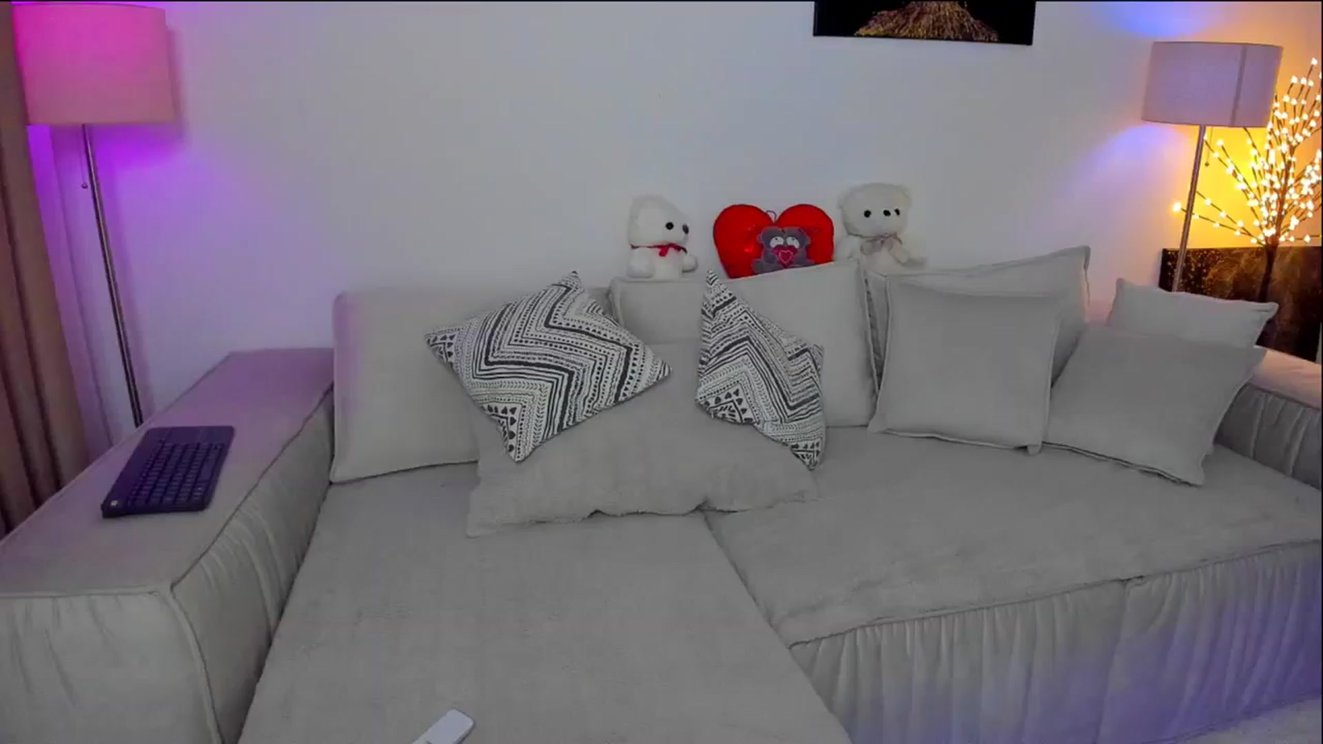 Gallery image thumbnail from KarlaStarx's myfreecams stream on, 10/19/2024, 01:51 image 15 of 20