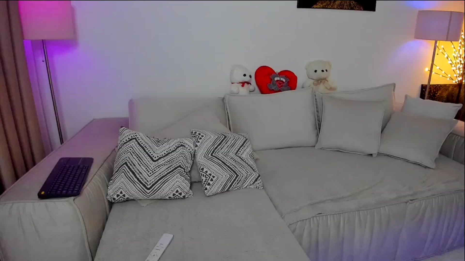 Gallery image thumbnail from KarlaStarx's myfreecams stream on, 10/19/2024, 04:27 image 17 of 20