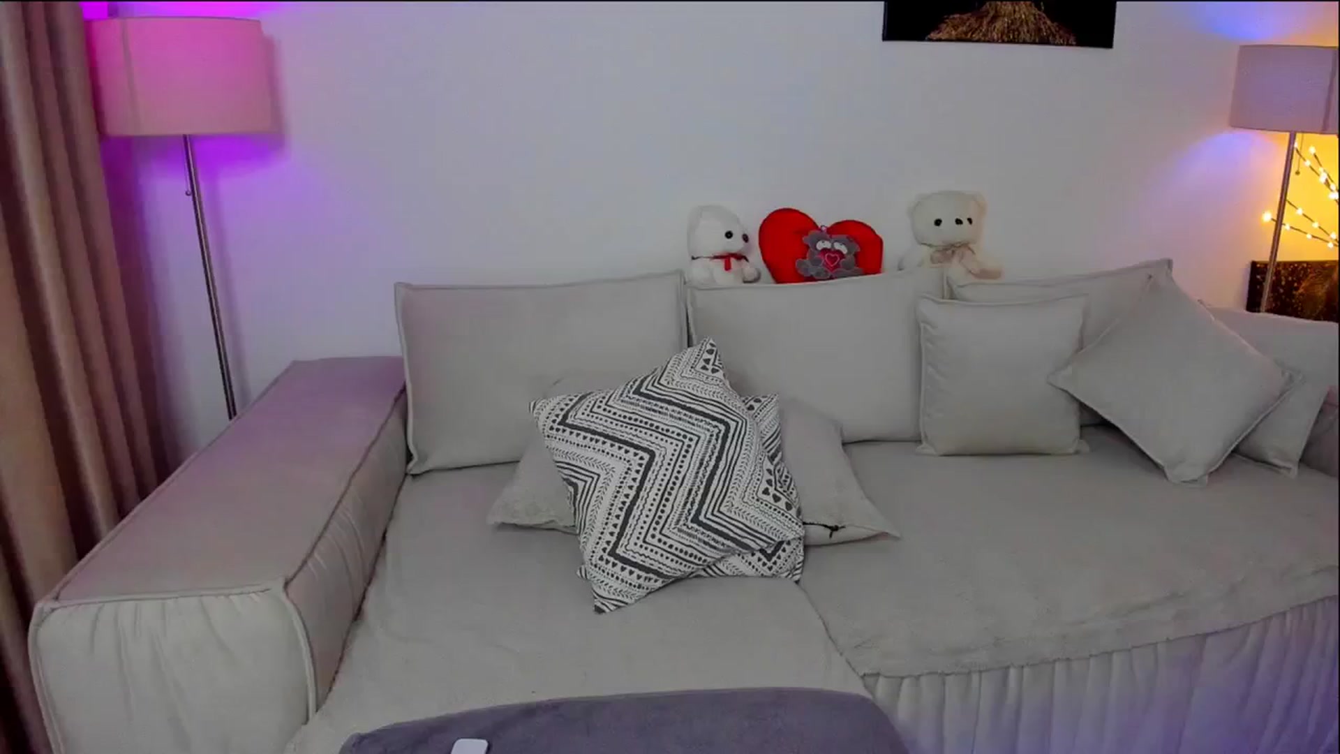 Gallery image thumbnail from KarlaStarx's myfreecams stream on, 10/25/2024, 24:56 image 16 of 20