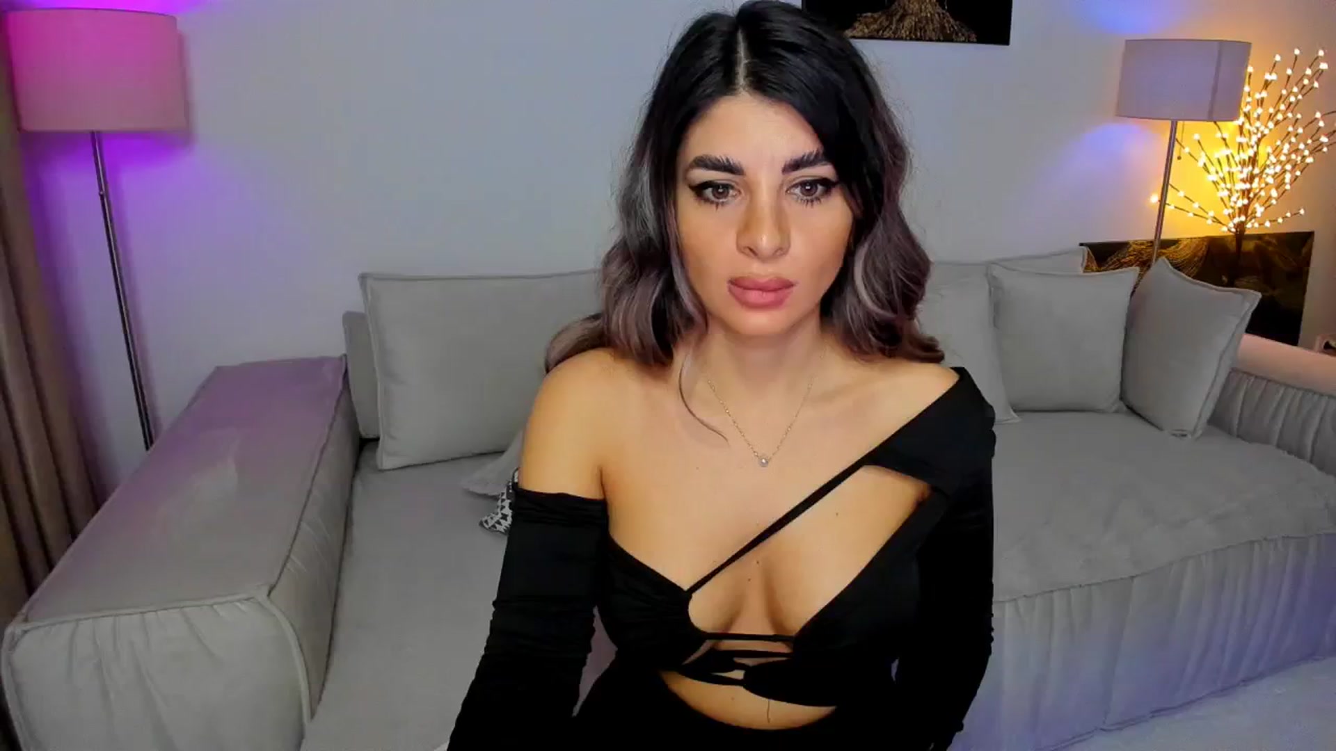 Gallery image thumbnail from KarlaStarx's myfreecams stream on, 11/17/2024, 03:28 image 2 of 20