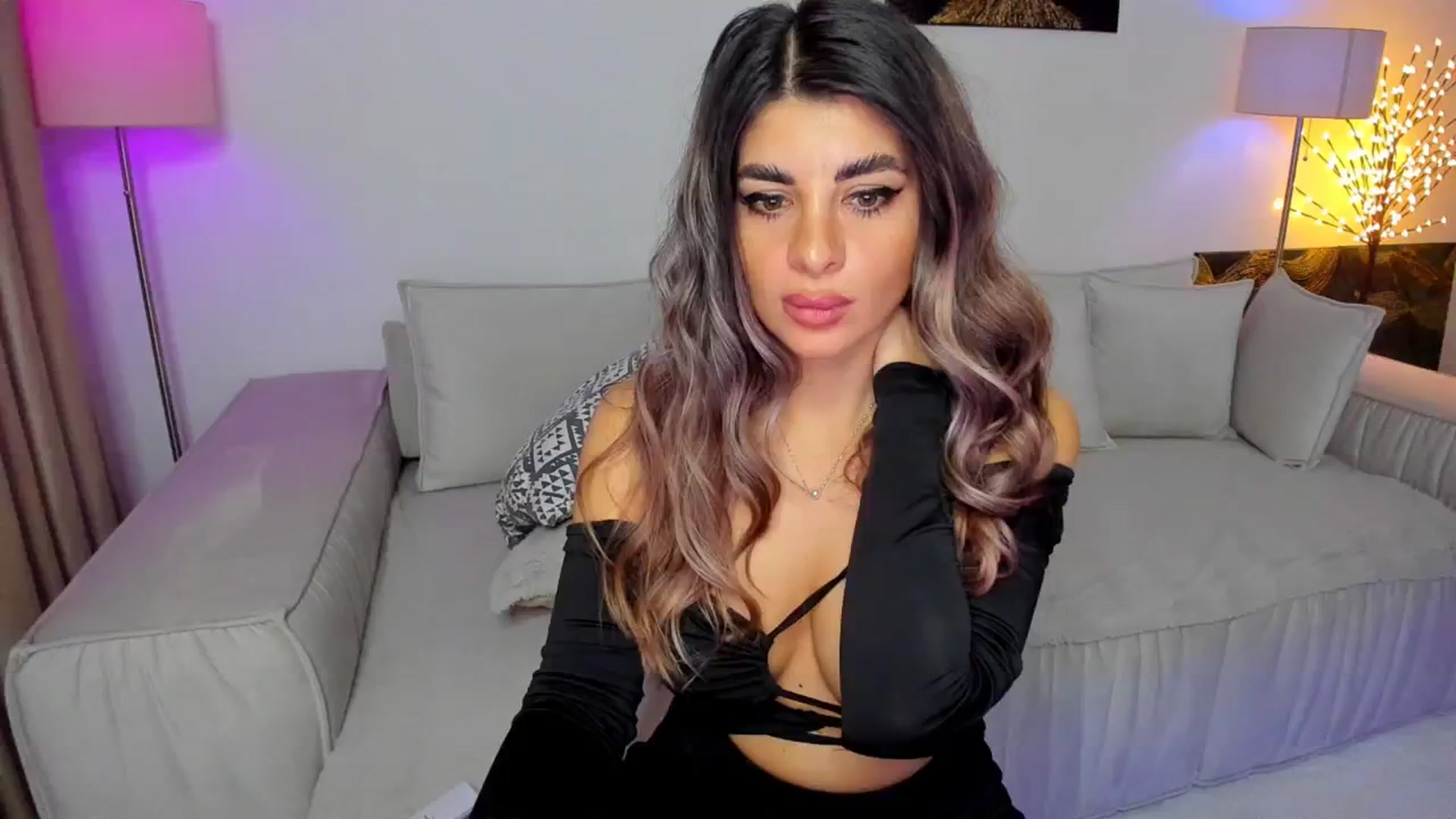 Gallery image thumbnail from KarlaStarx's myfreecams stream on, 11/17/2024, 05:26 image 4 of 20