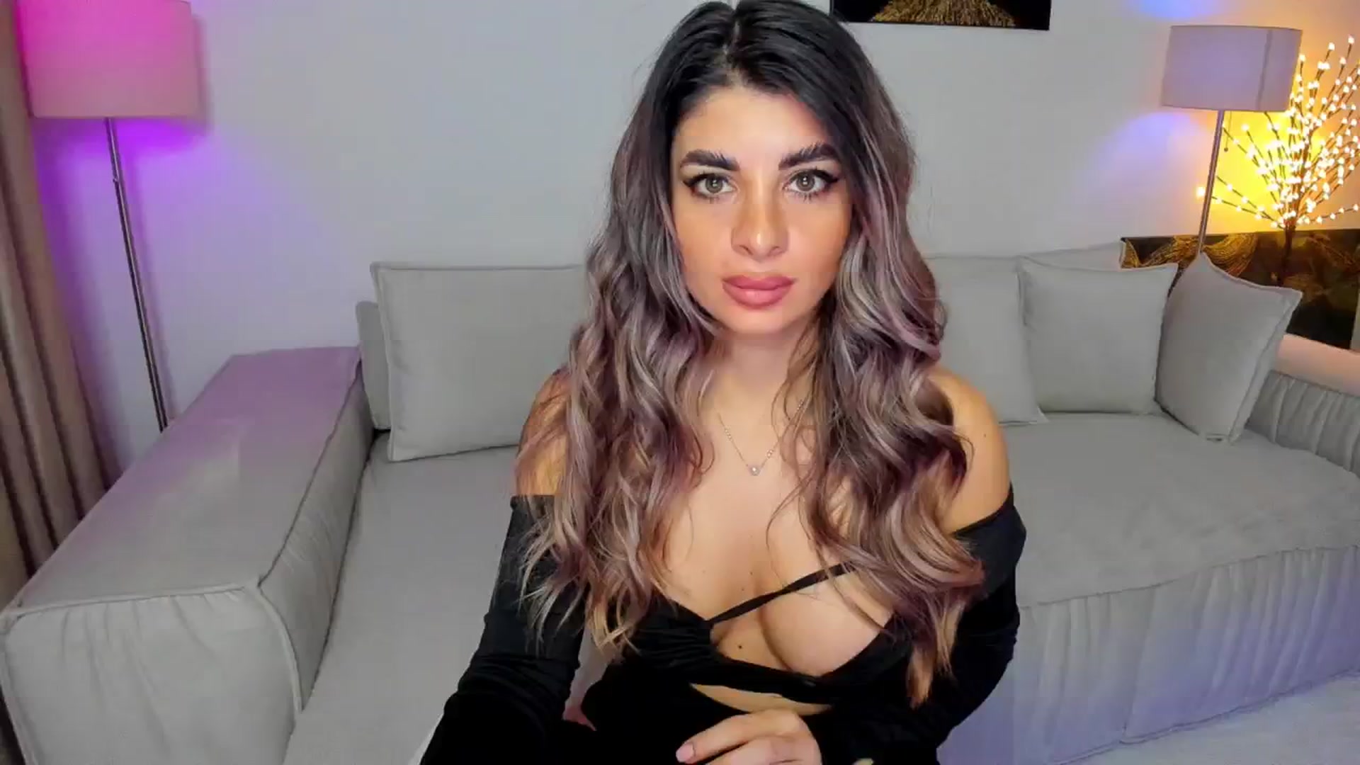 Gallery image thumbnail from KarlaStarx's myfreecams stream on, 11/17/2024, 05:26 image 20 of 20