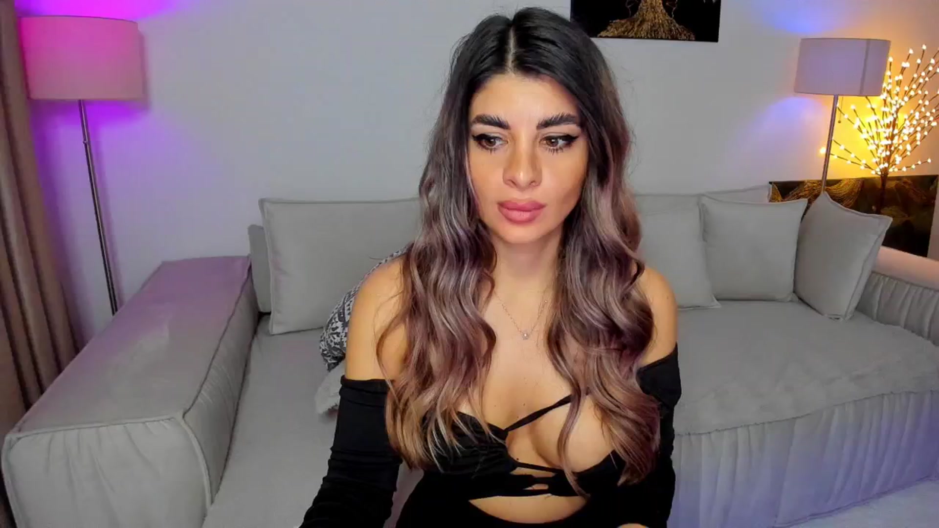 Gallery image thumbnail from KarlaStarx's myfreecams stream on, 11/17/2024, 05:26 image 6 of 20