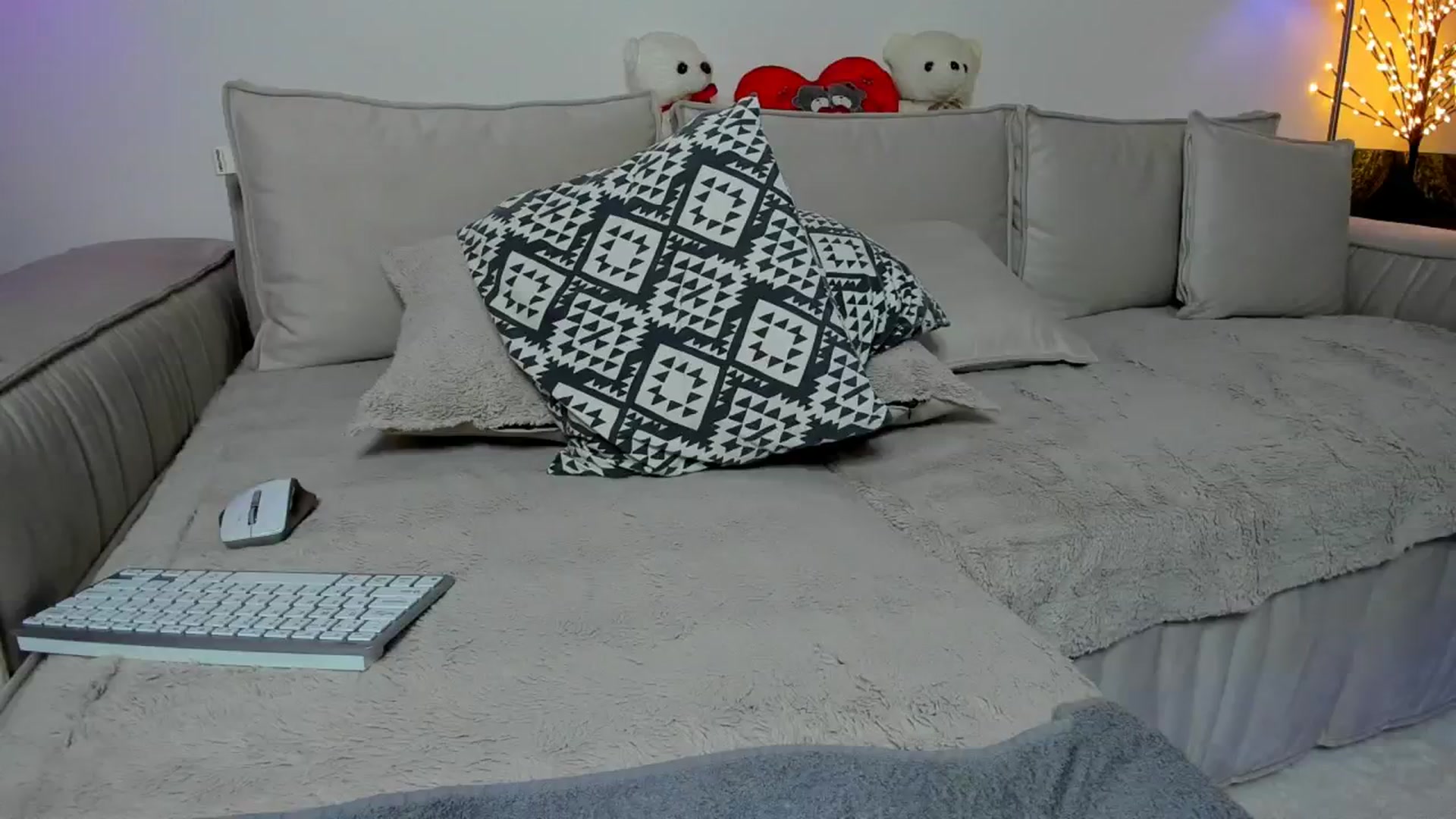 Gallery image thumbnail from KarlaStarx's myfreecams stream on, 11/30/2024, 05:01 image 16 of 20