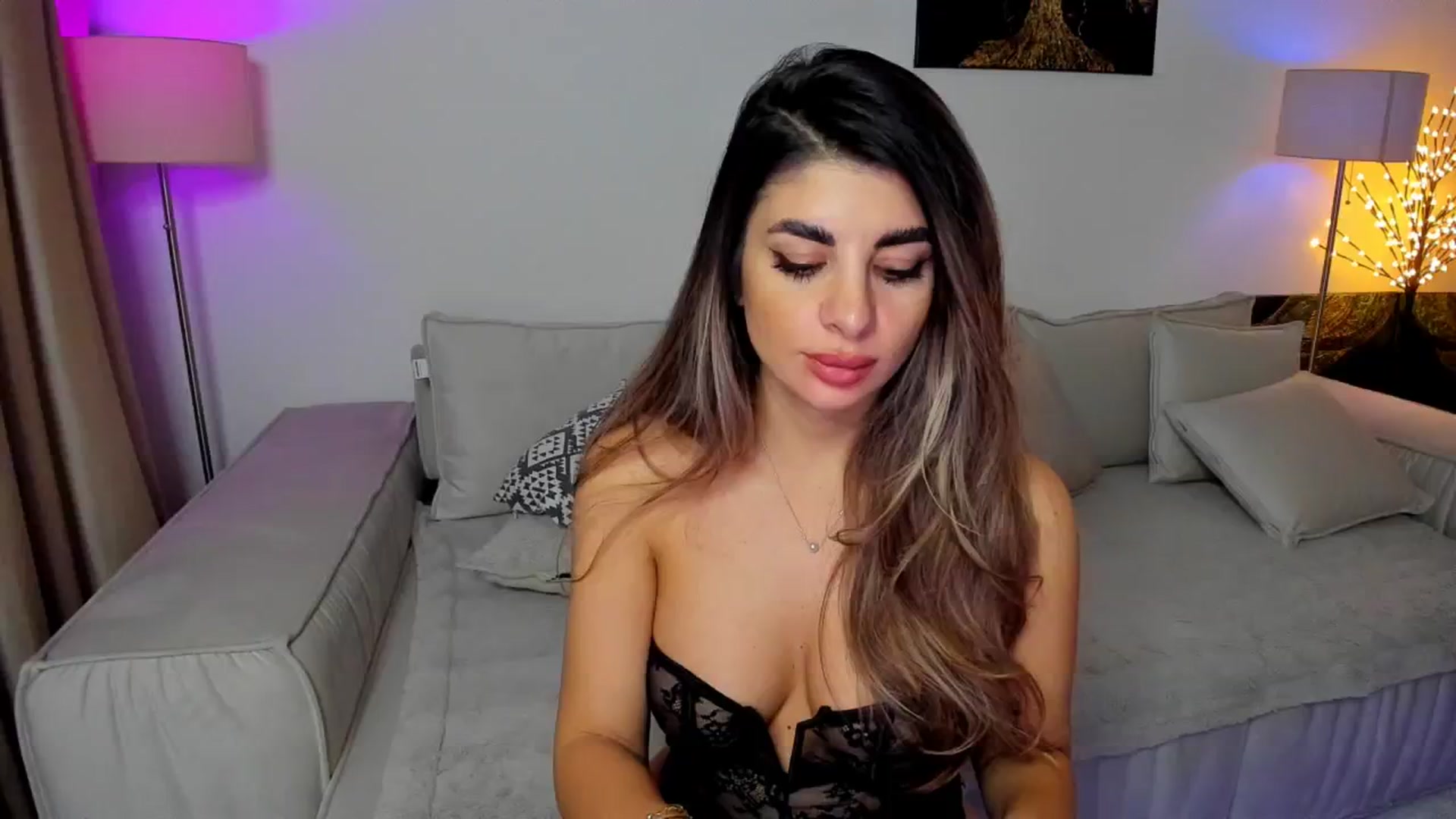 Gallery image thumbnail from KarlaStarx's myfreecams stream on, 12/02/2024, 04:50 image 17 of 20