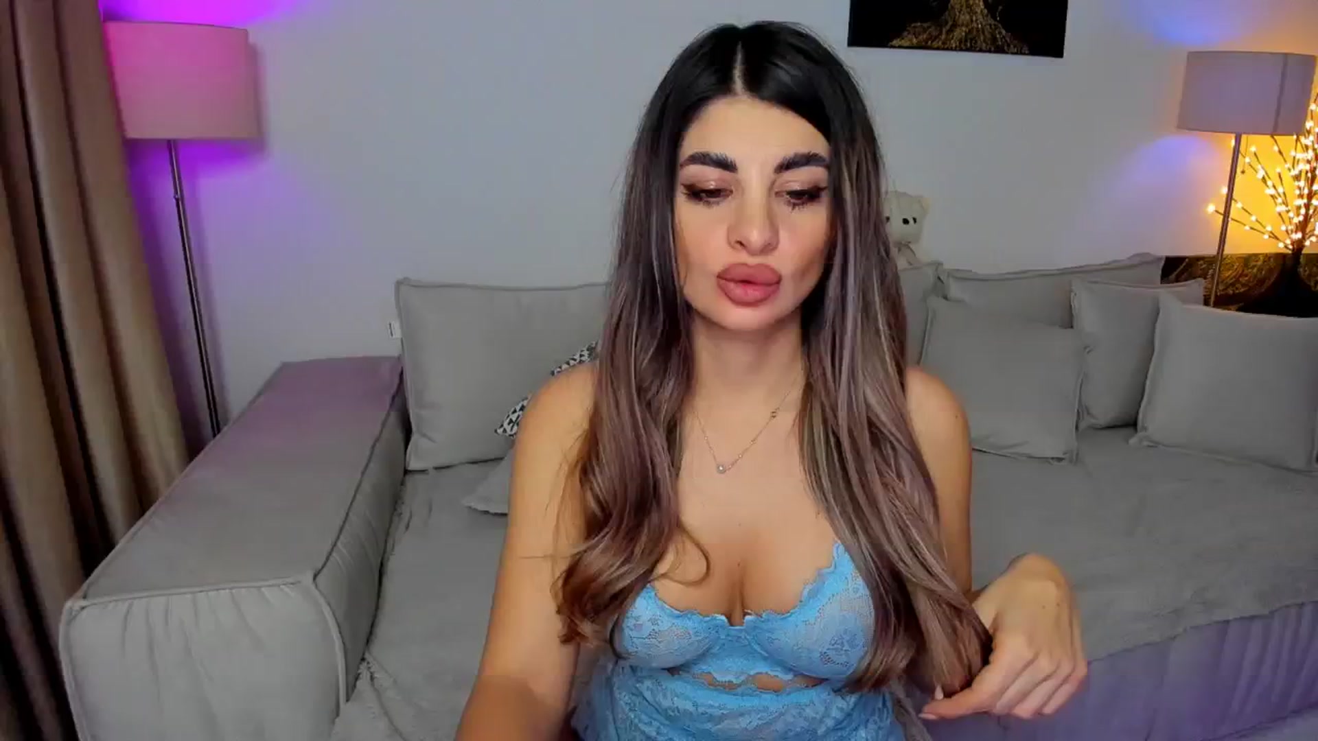 Gallery image thumbnail from KarlaStarx's myfreecams stream on, 12/08/2024, 02:37 image 16 of 20