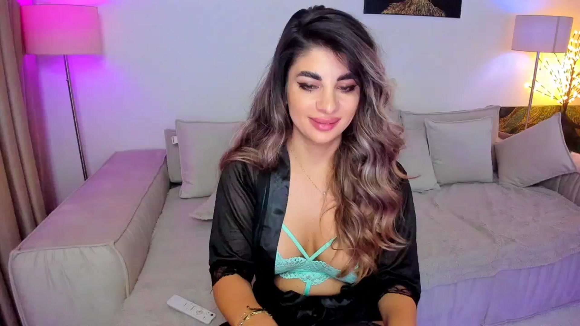 Gallery image thumbnail from KarlaStarx's myfreecams stream on, 12/13/2024, 03:28 image 19 of 20