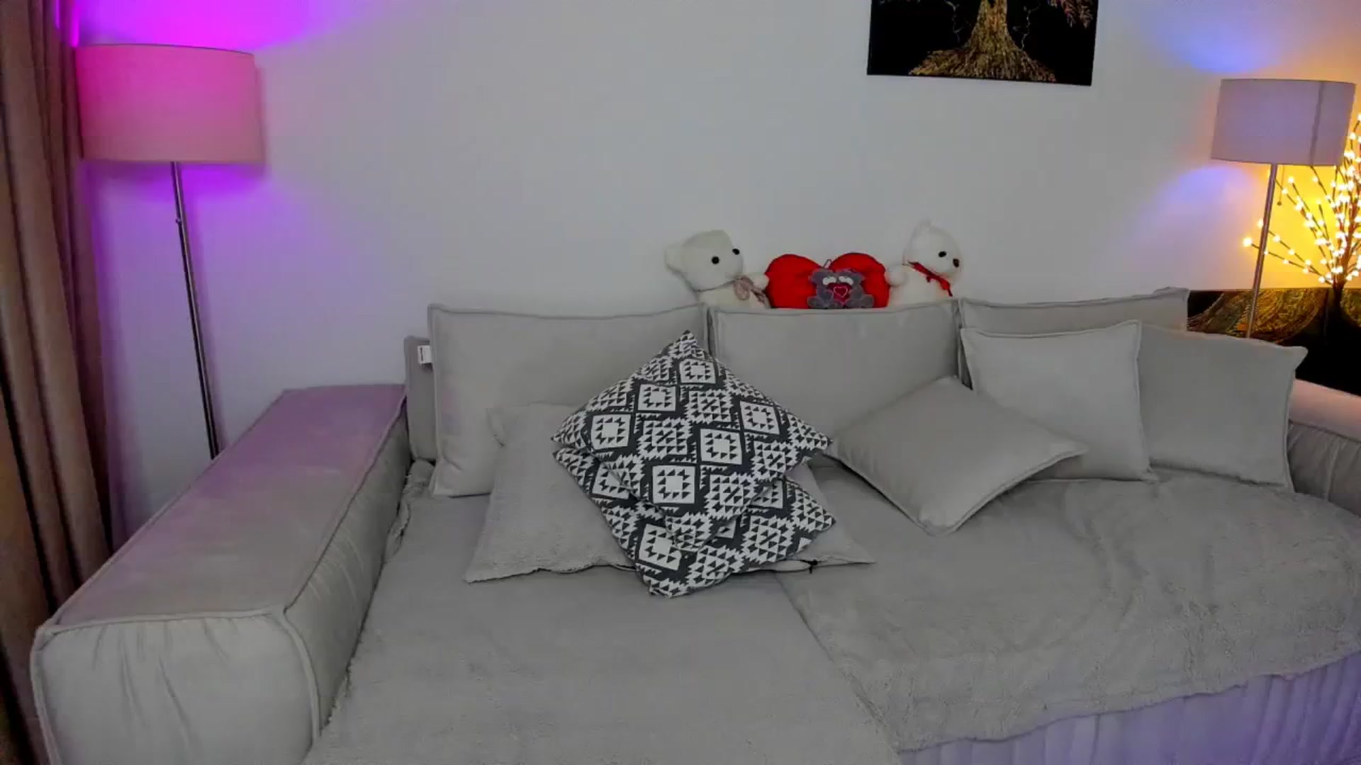Gallery image thumbnail from KarlaStarx's myfreecams stream on, 12/21/2024, 04:34 image 14 of 20
