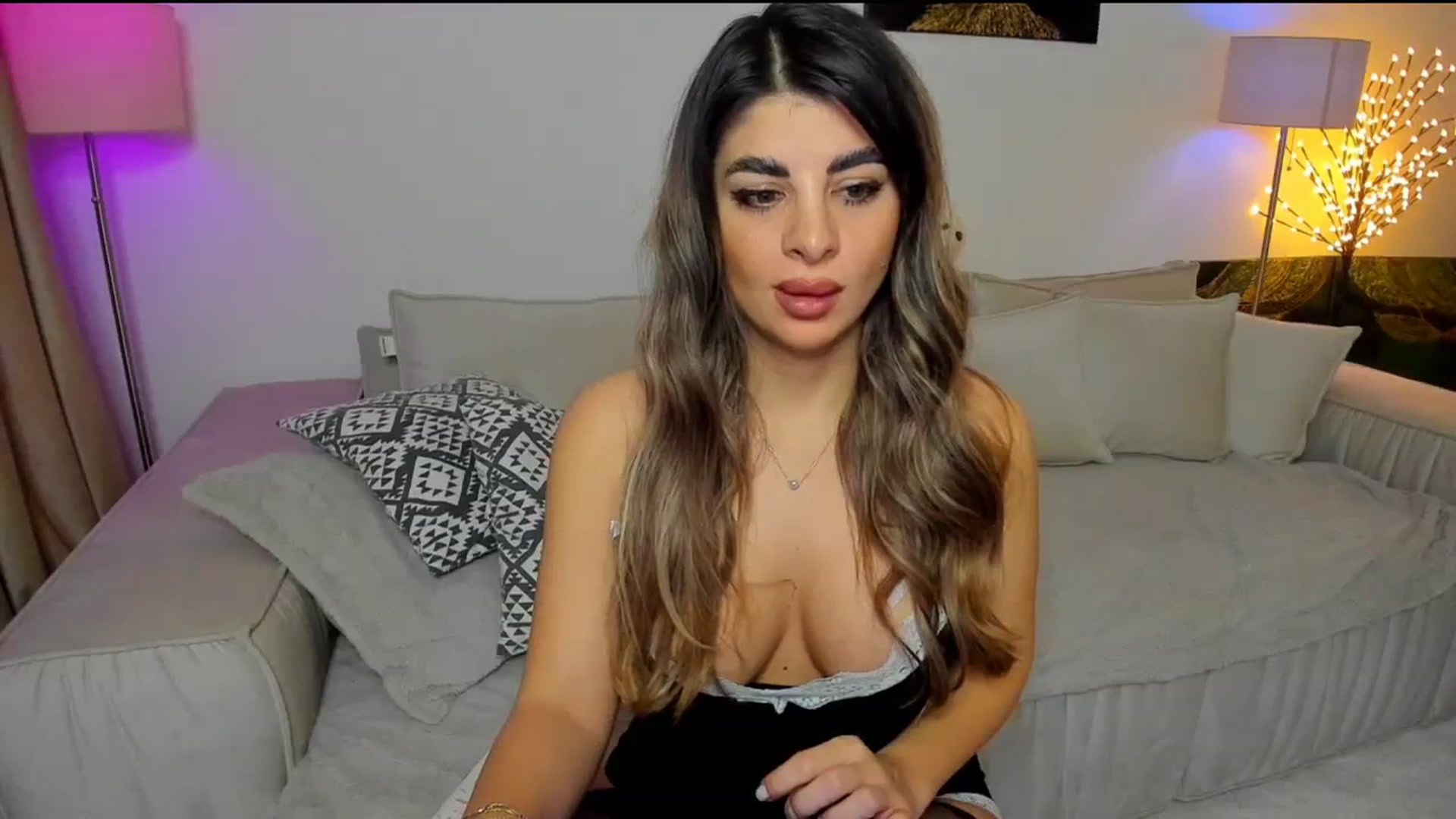Gallery image thumbnail from KarlaStarx's myfreecams stream on, 01/09/2025, 01:12 image 7 of 20