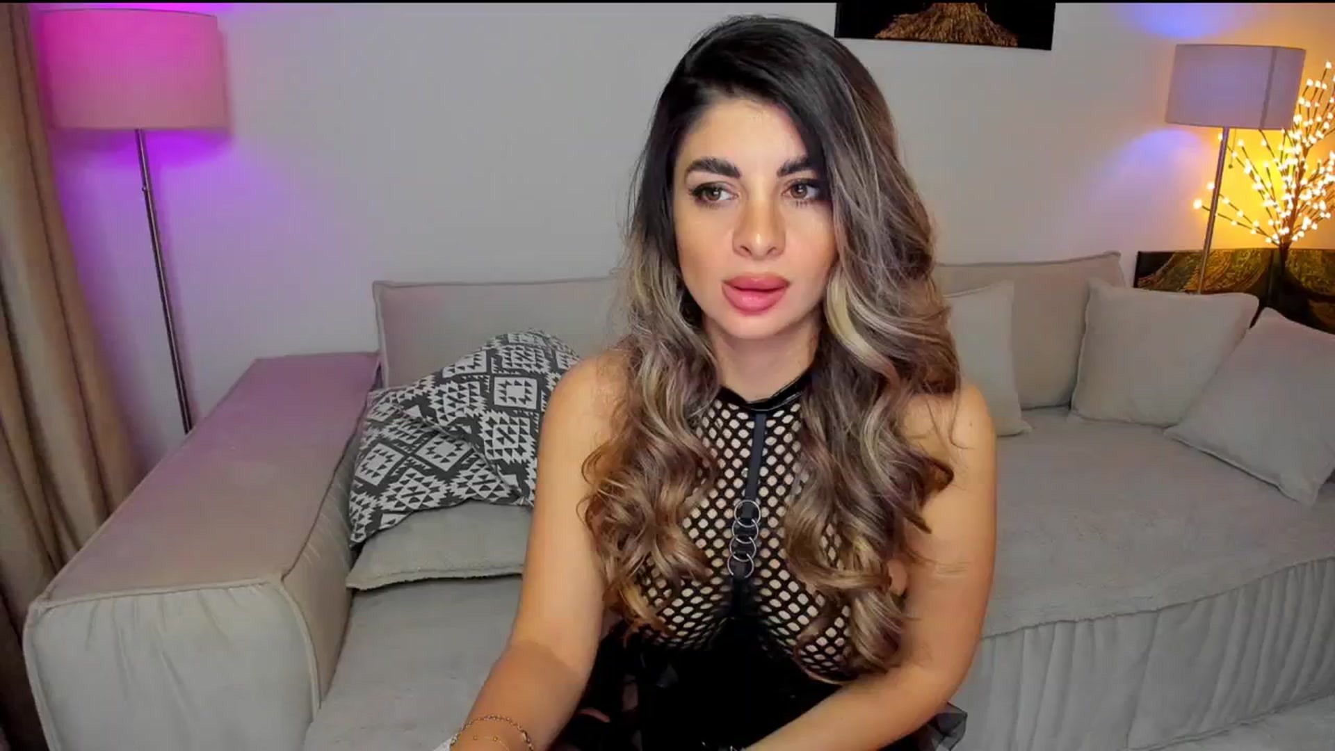 Gallery image thumbnail from KarlaStarx's myfreecams stream on, 01/16/2025, 02:17 image 19 of 20