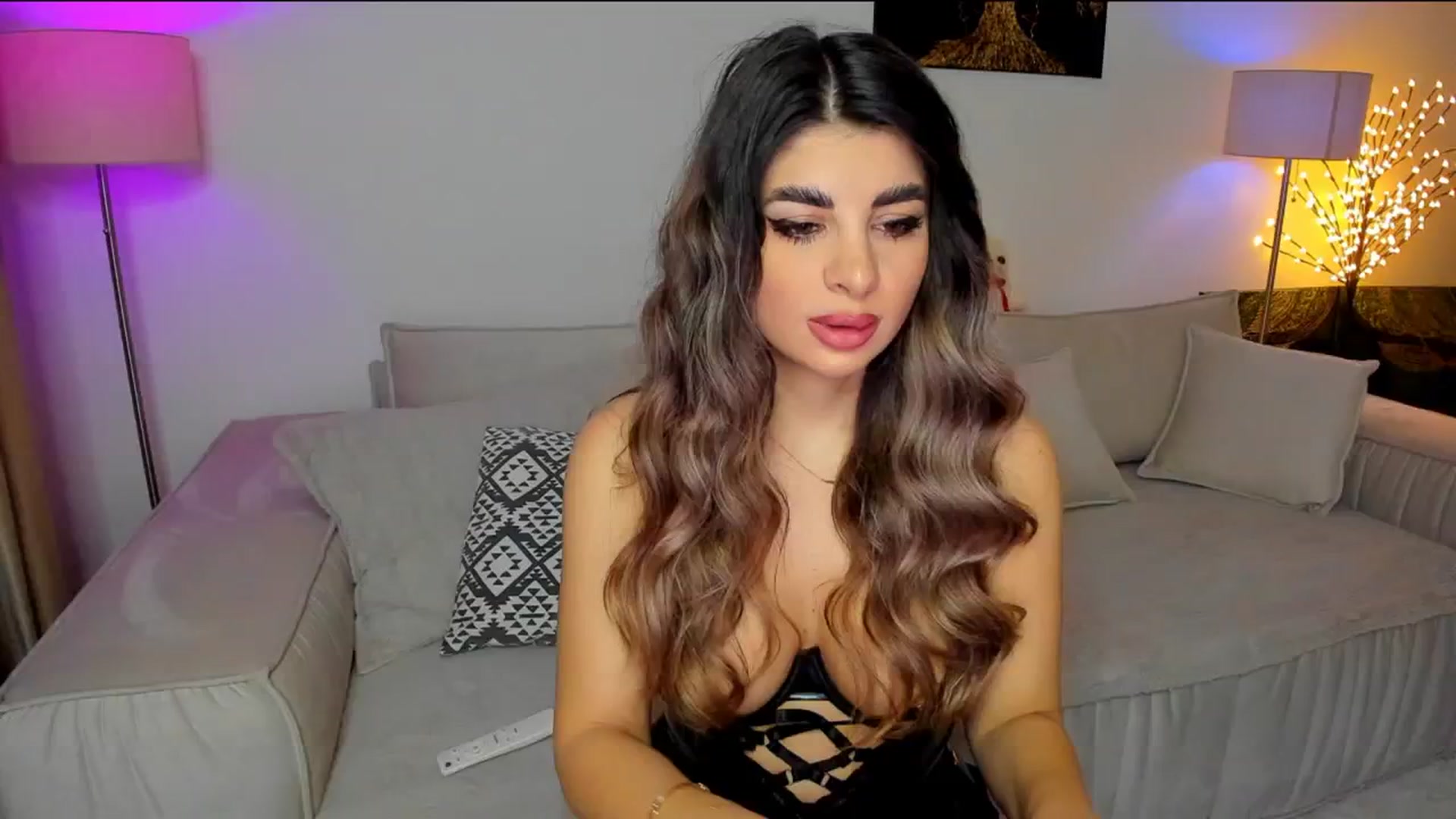 Gallery image thumbnail from KarlaStarx's myfreecams stream on, 01/23/2025, 04:54 image 1 of 20