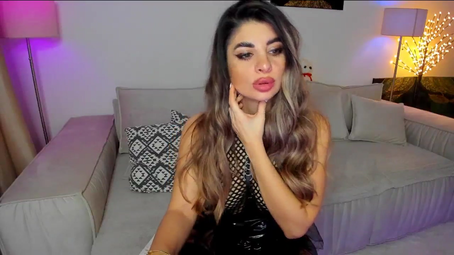 Gallery image thumbnail from KarlaStarx's myfreecams stream on, 01/26/2025, 02:42 image 11 of 20