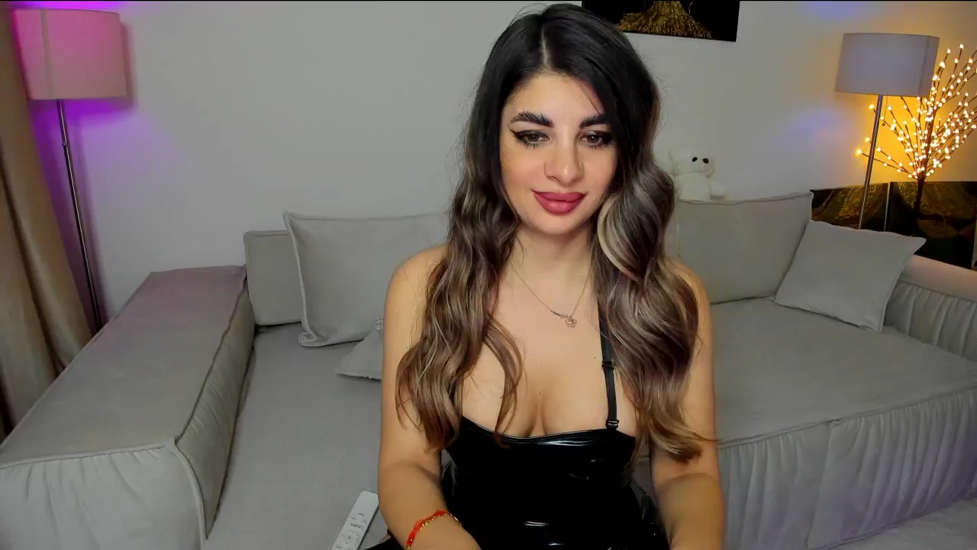 Gallery image thumbnail from KarlaStarx's myfreecams stream on, 03/06/2025, 04:11 image 5 of 20