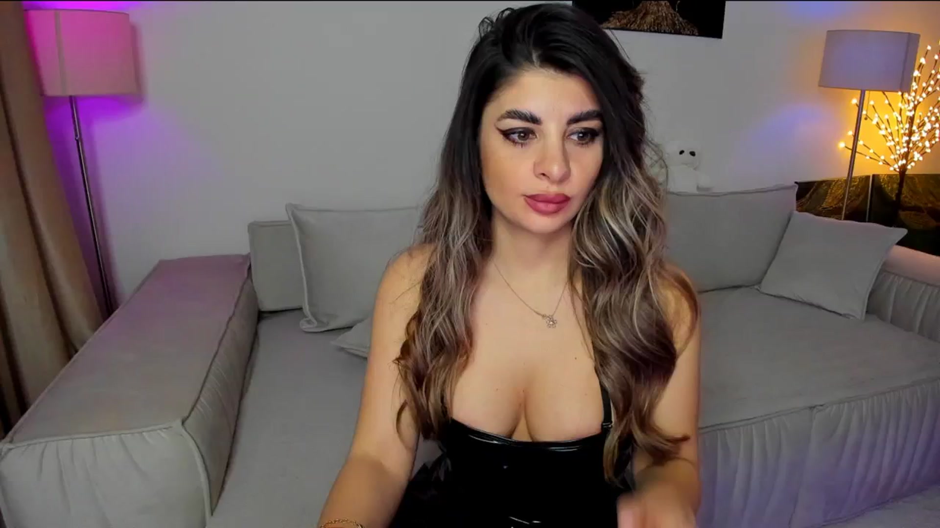 Gallery image thumbnail from KarlaStarx's myfreecams stream on, 03/06/2025, 04:11 image 13 of 20