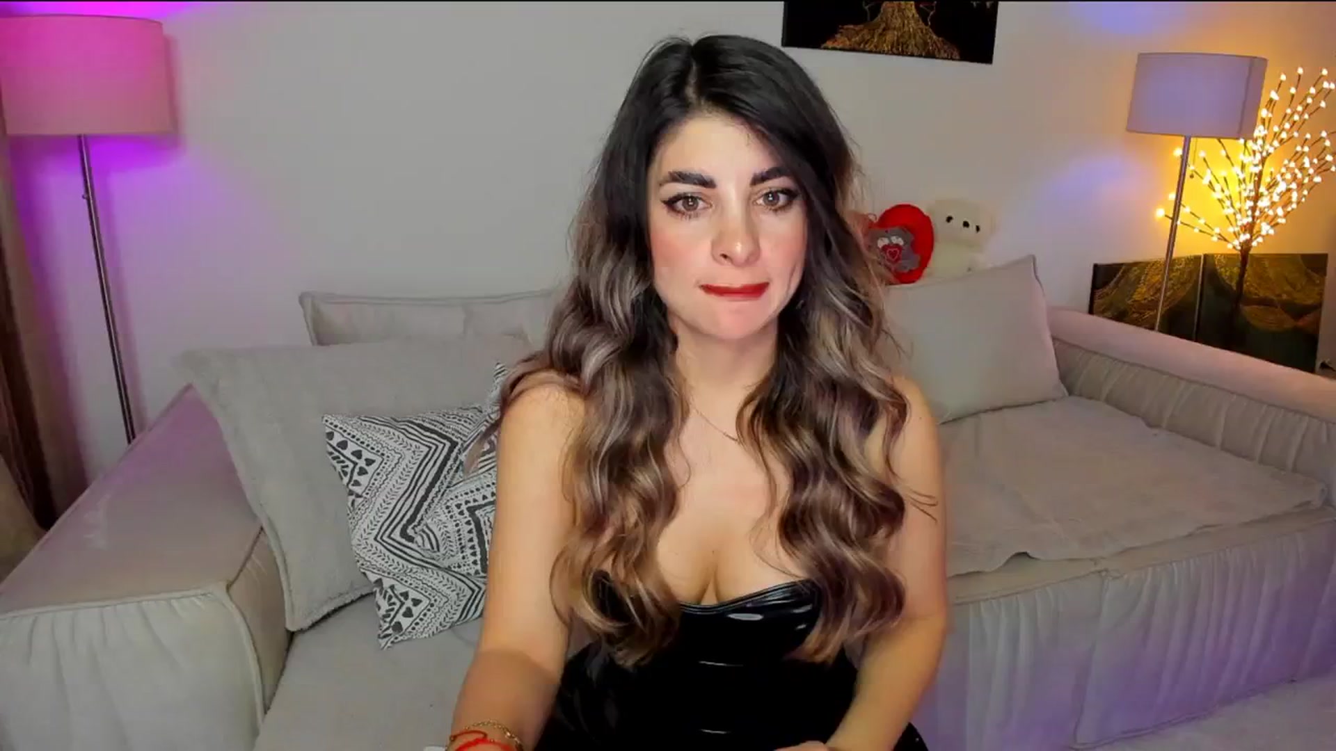 Gallery image thumbnail from KarlaStarx's myfreecams stream on, 03/14/2025, 01:55 image 18 of 20