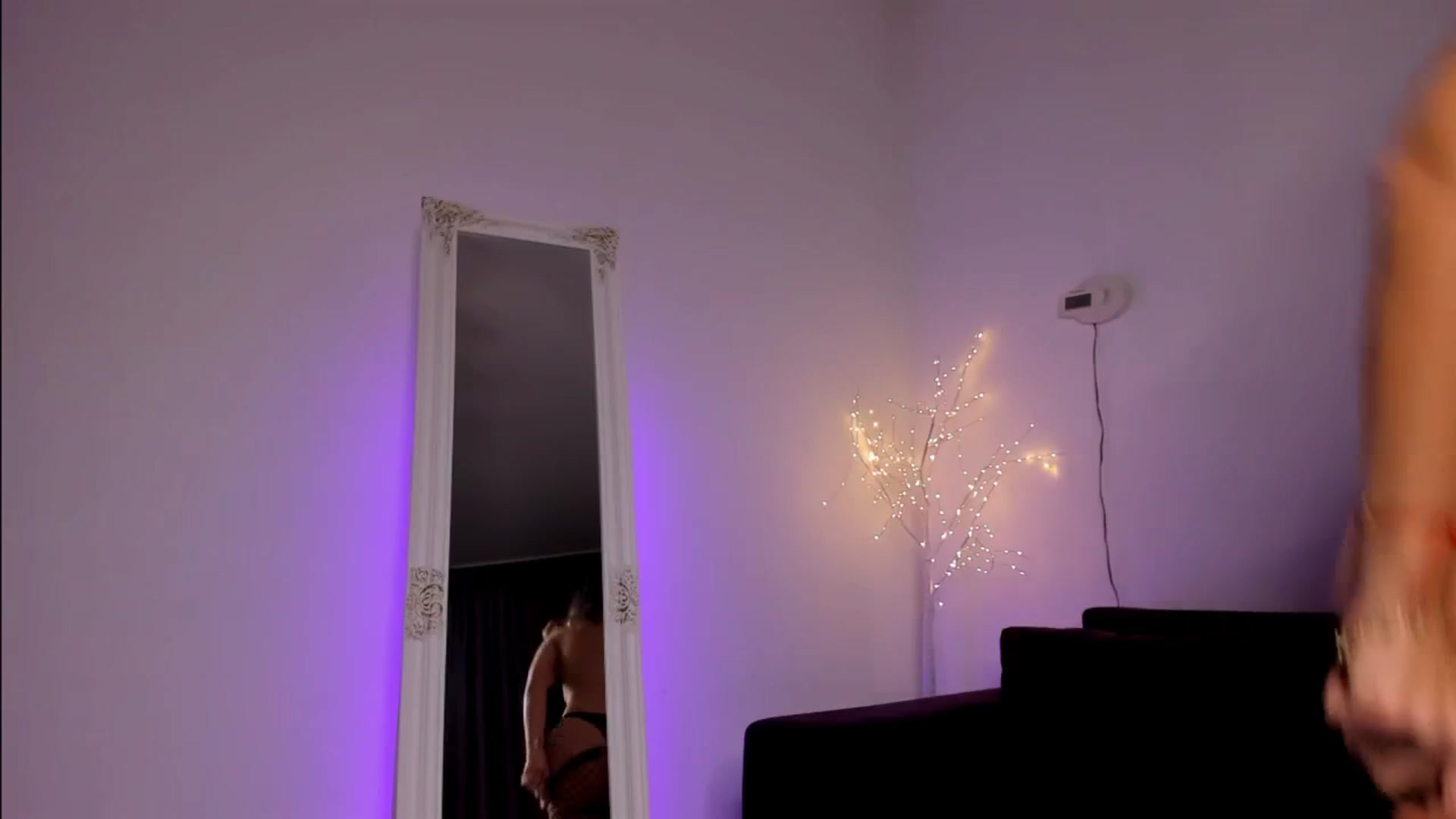Gallery image thumbnail from KarlaStarx's myfreecams stream on, 03/07/2026, 23:41 image 17 of 20