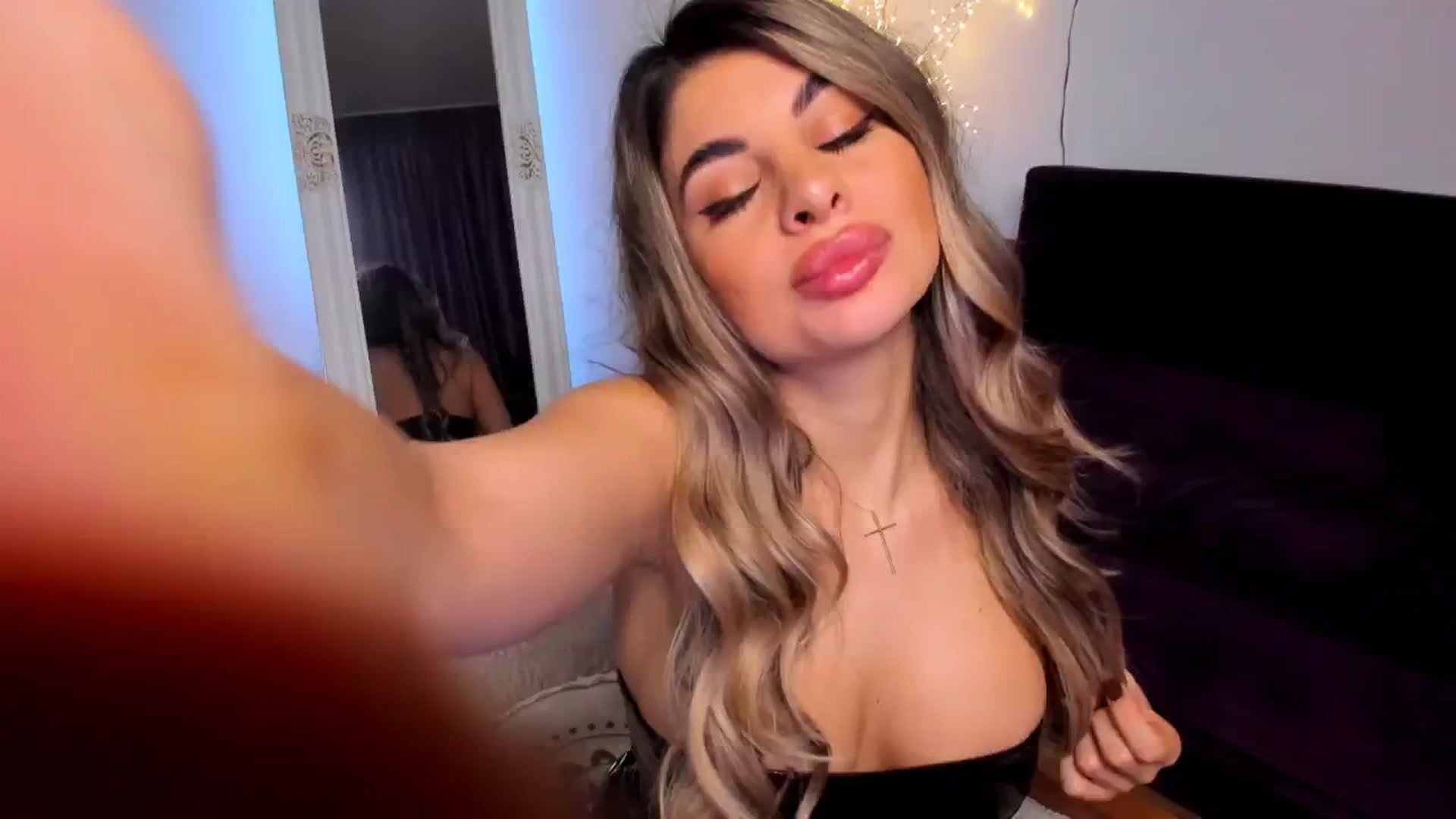 Gallery image thumbnail from KarlaStarx's myfreecams stream on, 03/28/2026, 24:35 image 20 of 20