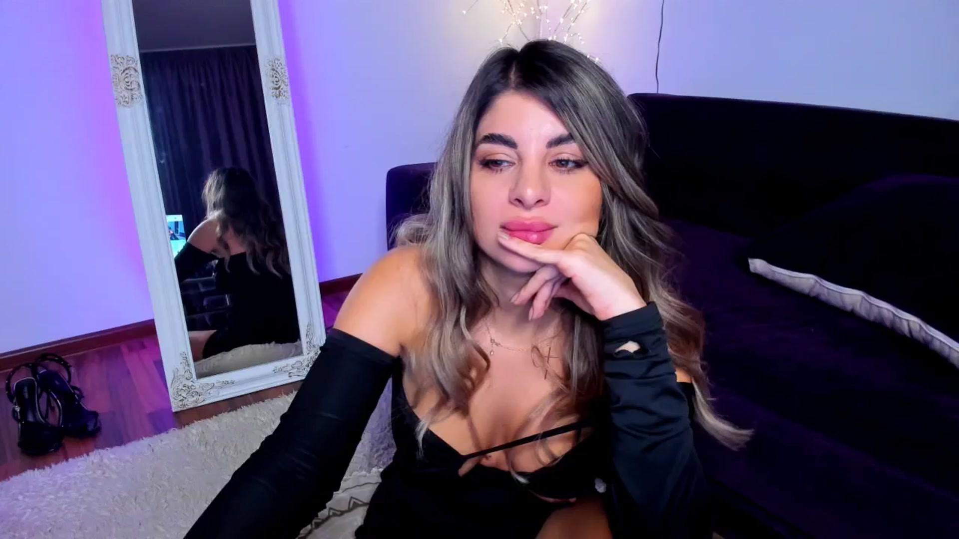 Gallery image thumbnail from KarlaStarx's myfreecams stream on, 04/13/2026, 24:39 image 18 of 20