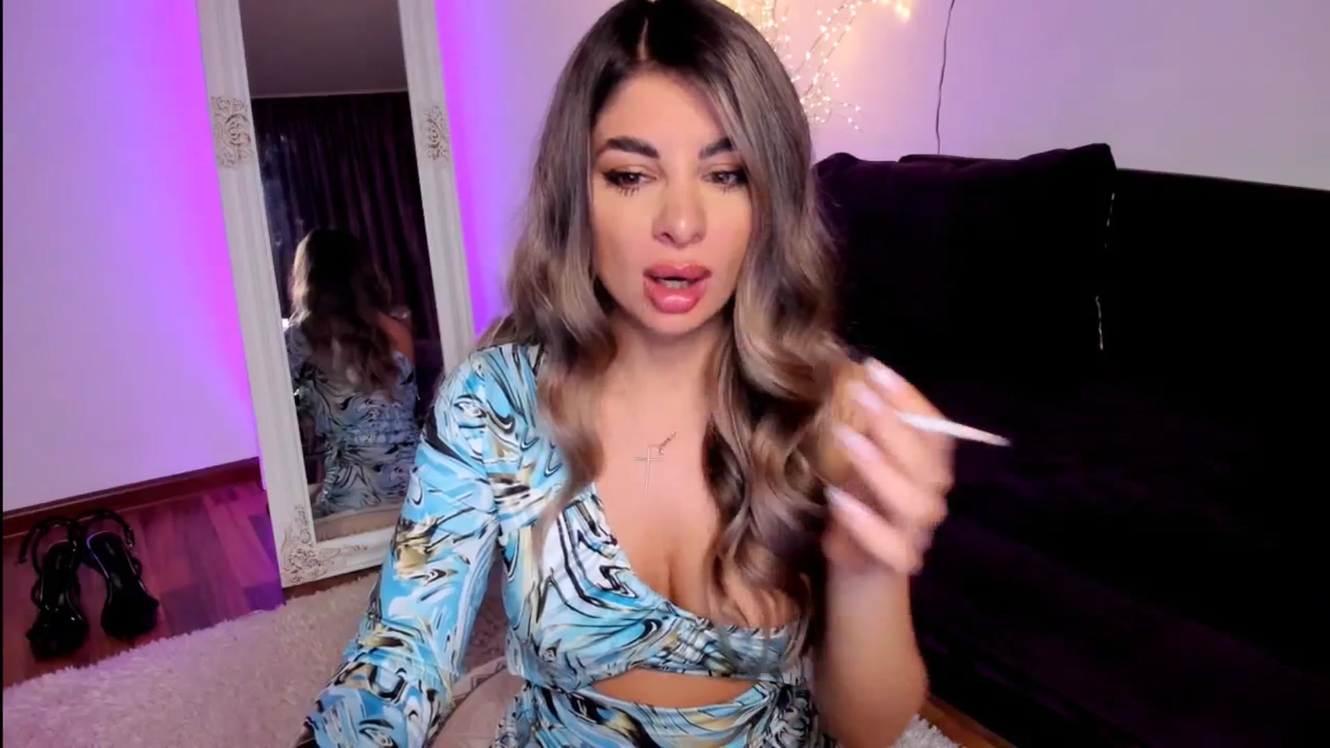 Gallery image thumbnail from KarlaStarx's myfreecams stream on, 04/19/2026, 24:02 image 4 of 20