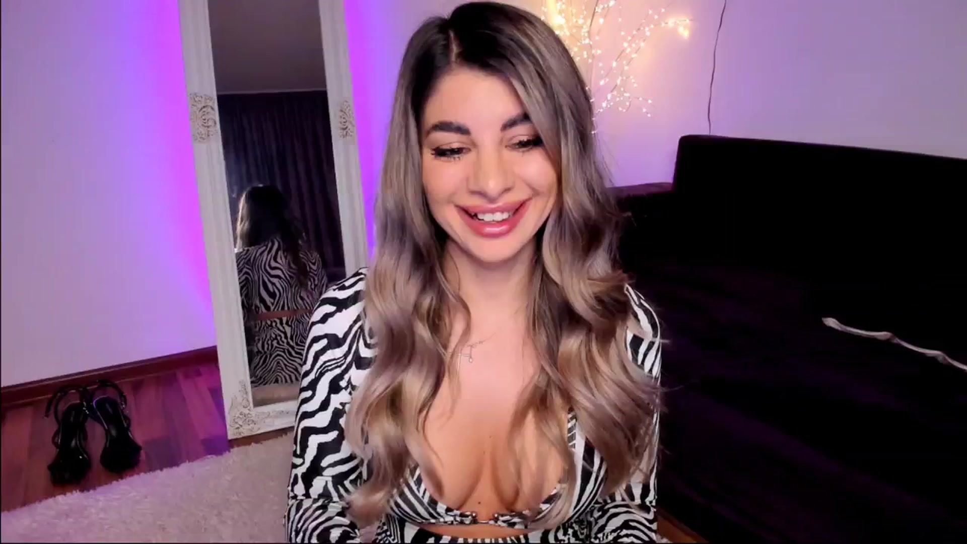 Gallery image thumbnail from KarlaStarx's myfreecams stream on, 04/20/2026, 02:13 image 3 of 20