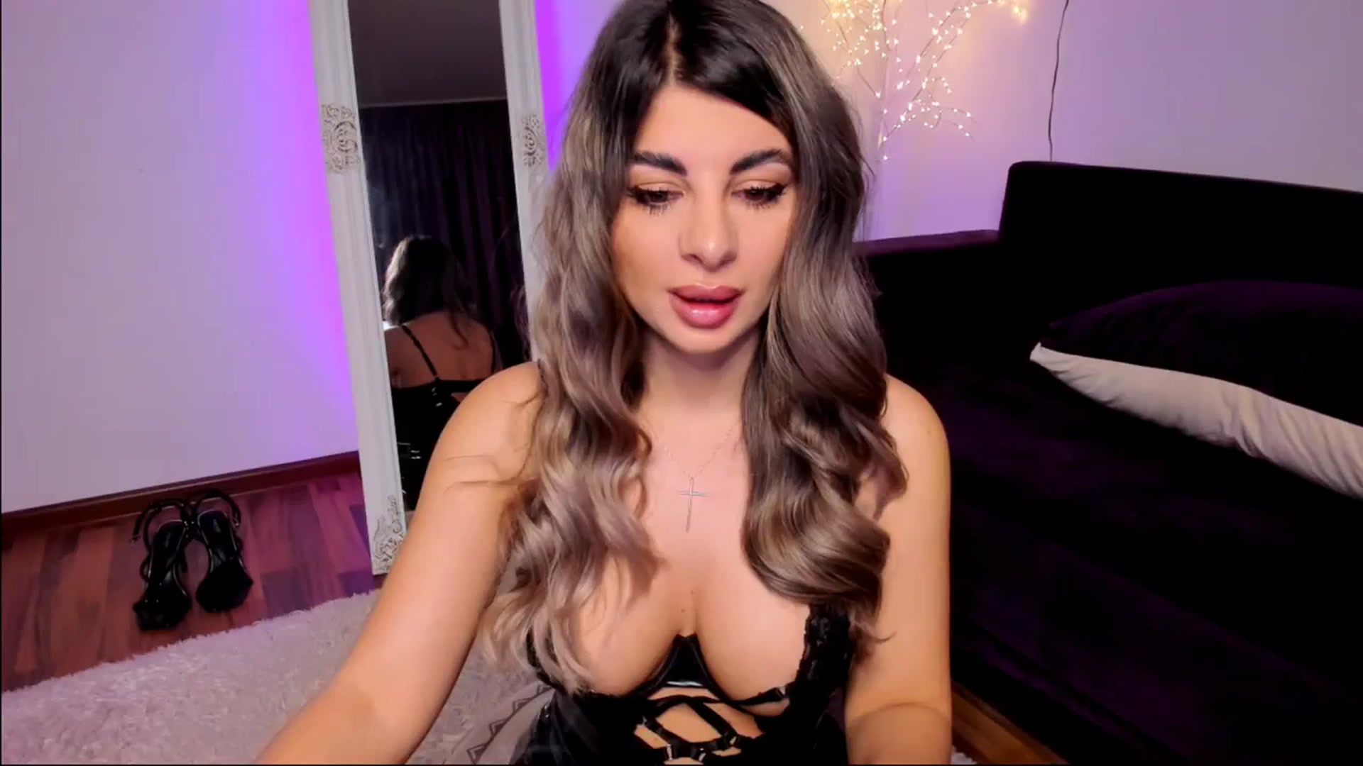 Gallery image thumbnail from KarlaStarx's myfreecams stream on, 04/24/2026, 23:50 image 1 of 20