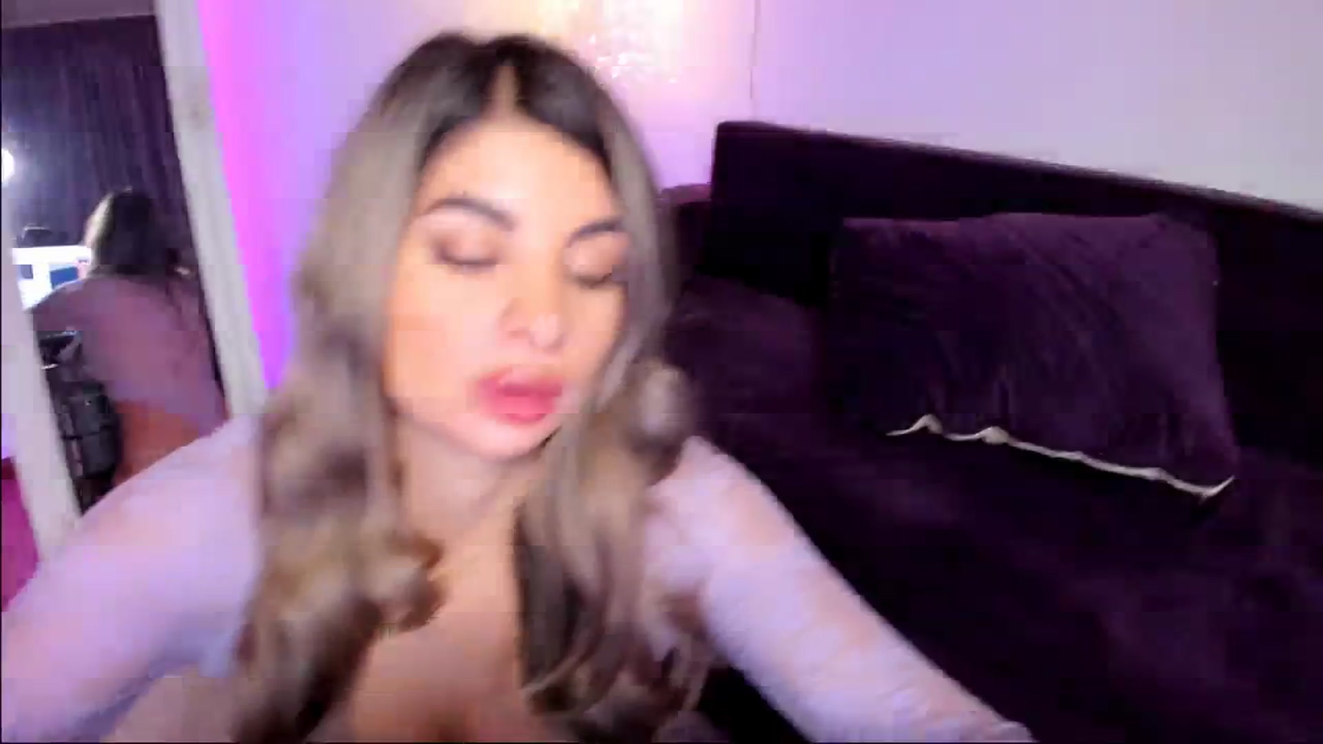 Gallery image thumbnail from KarlaStarx's myfreecams stream on, 04/26/2026, 02:51 image 11 of 20