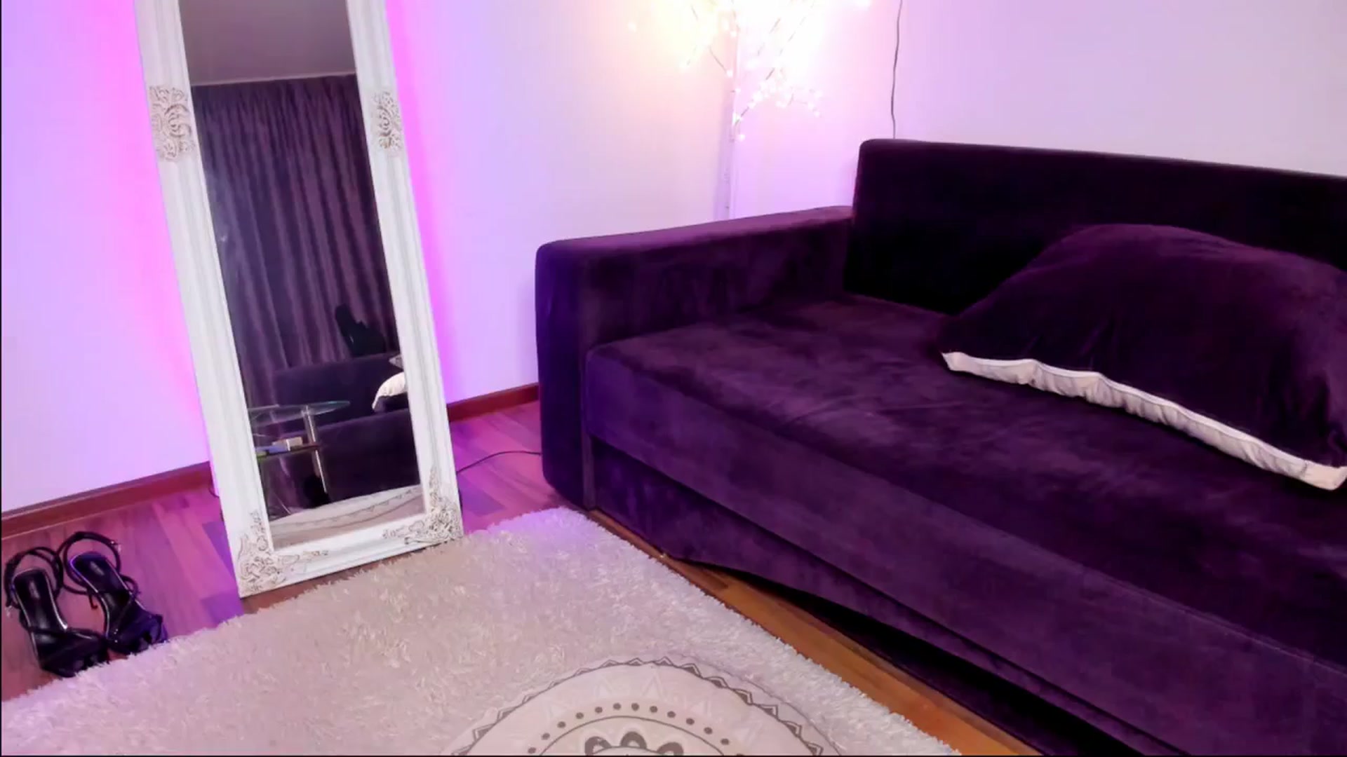 Gallery image thumbnail from KarlaStarx's myfreecams stream on, 04/27/2026, 24:01 image 17 of 20