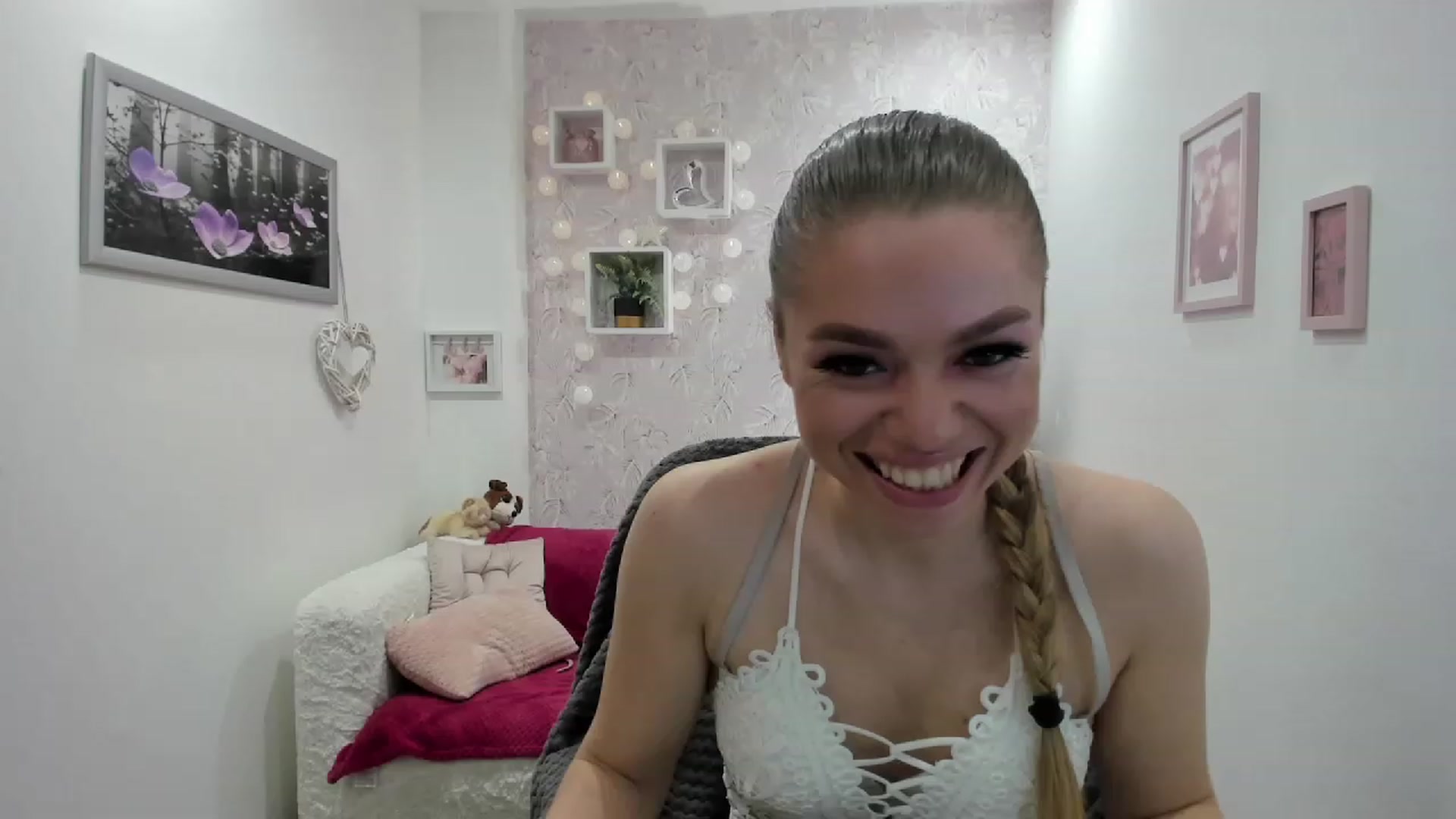 Gallery image thumbnail from Karla_Kush18's myfreecams stream on, 11/29/2023, 11:27 image 5 of 20