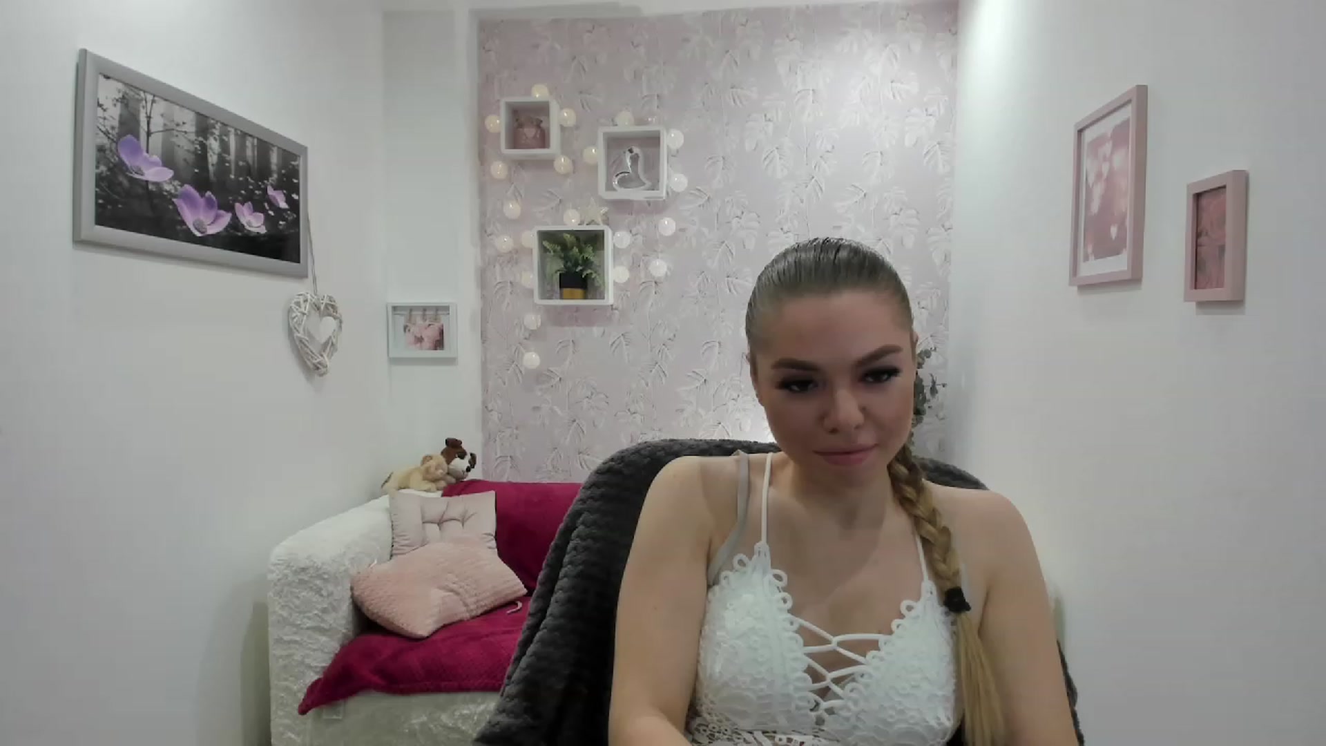 Gallery image thumbnail from Karla_Kush18's myfreecams stream on, 11/29/2023, 11:27 image 18 of 20