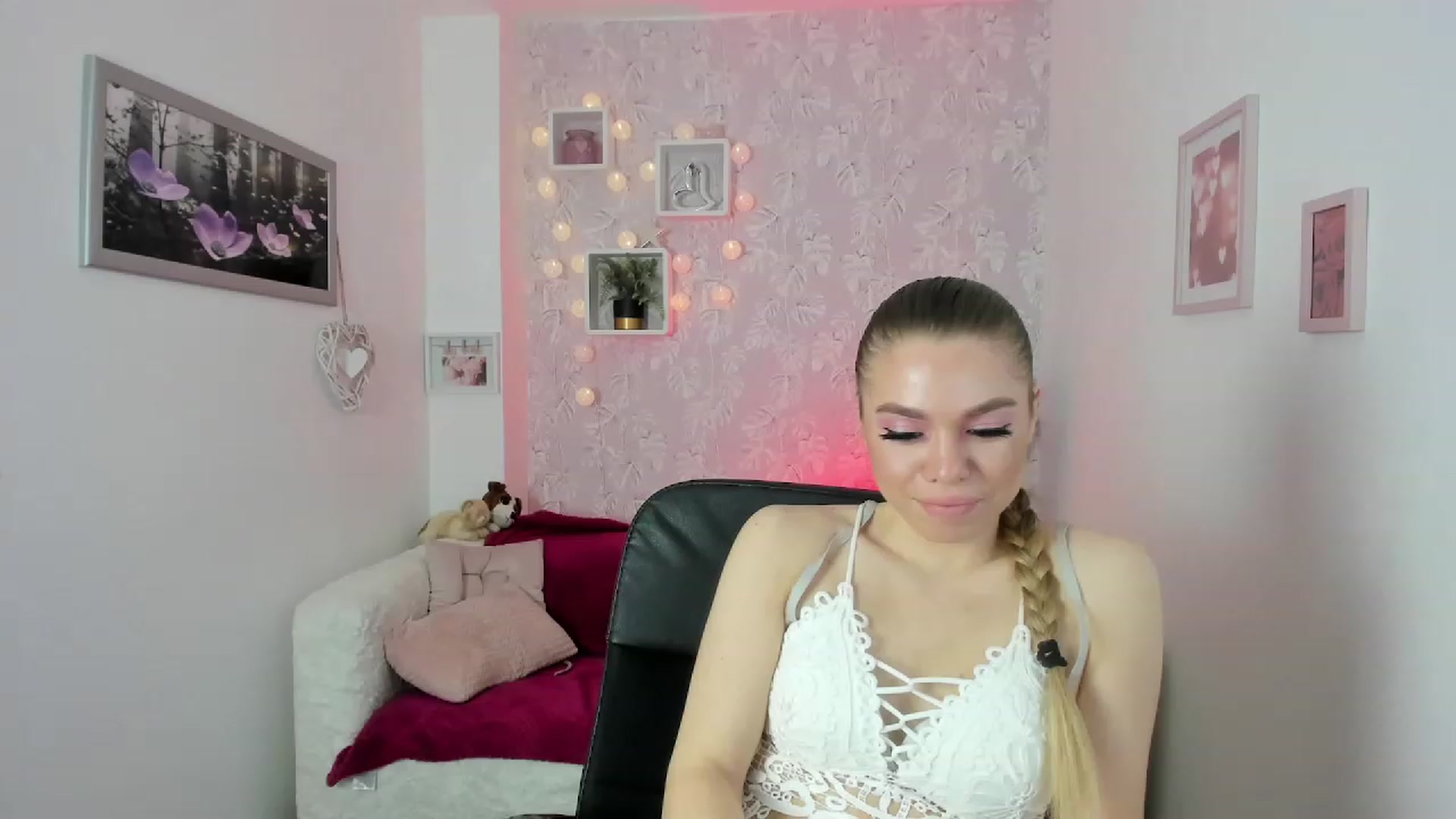 Gallery image thumbnail from Karla_Kush18's myfreecams stream on, 11/29/2023, 13:26 image 14 of 20