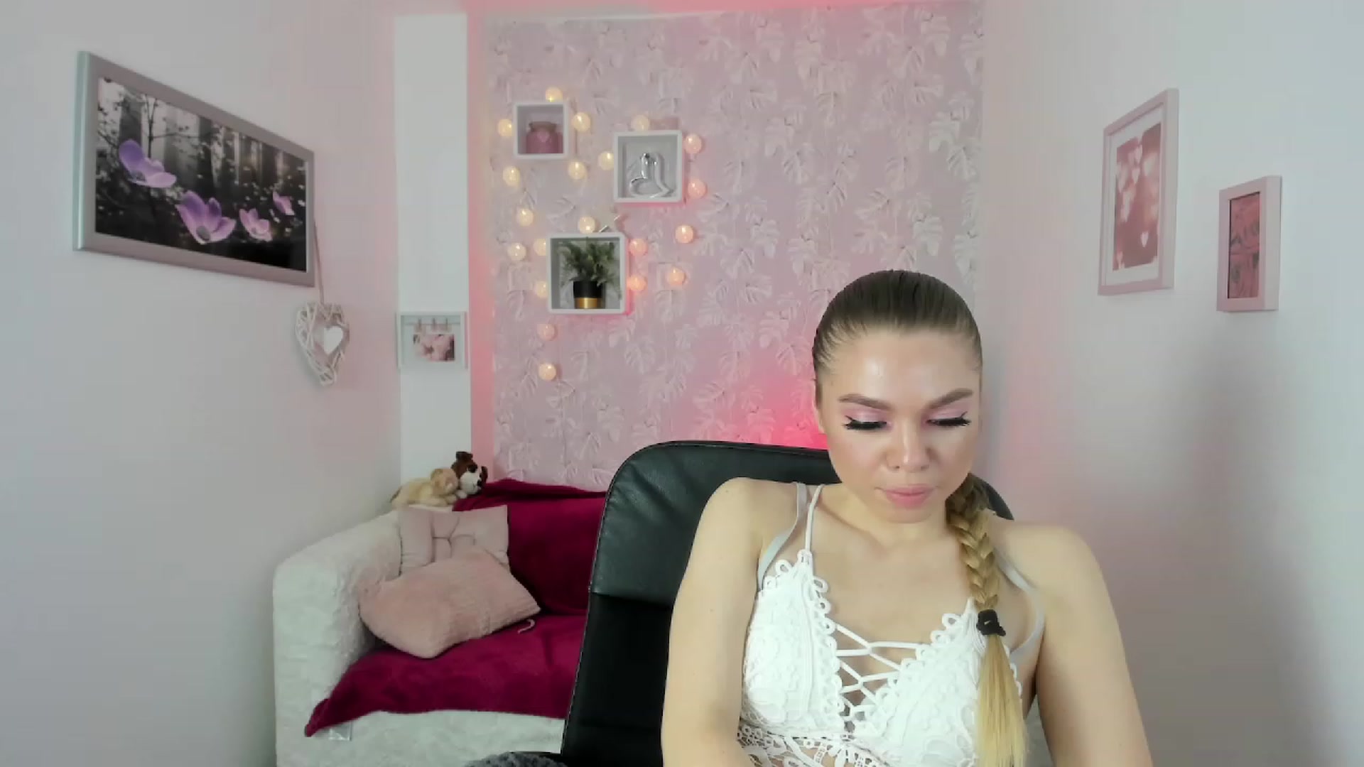 Gallery image thumbnail from Karla_Kush18's myfreecams stream on, 11/29/2023, 13:26 image 18 of 20