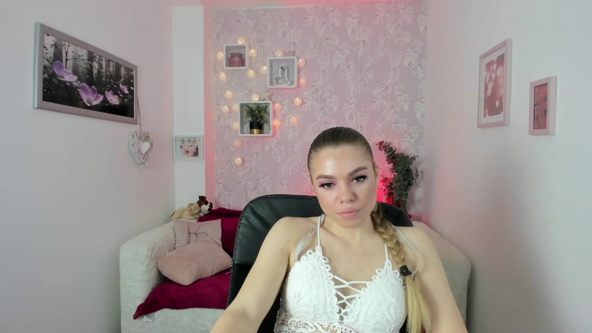 Gallery image thumbnail from Karla_Kush18's myfreecams stream on, 11/29/2023, 13:26 image 7 of 20