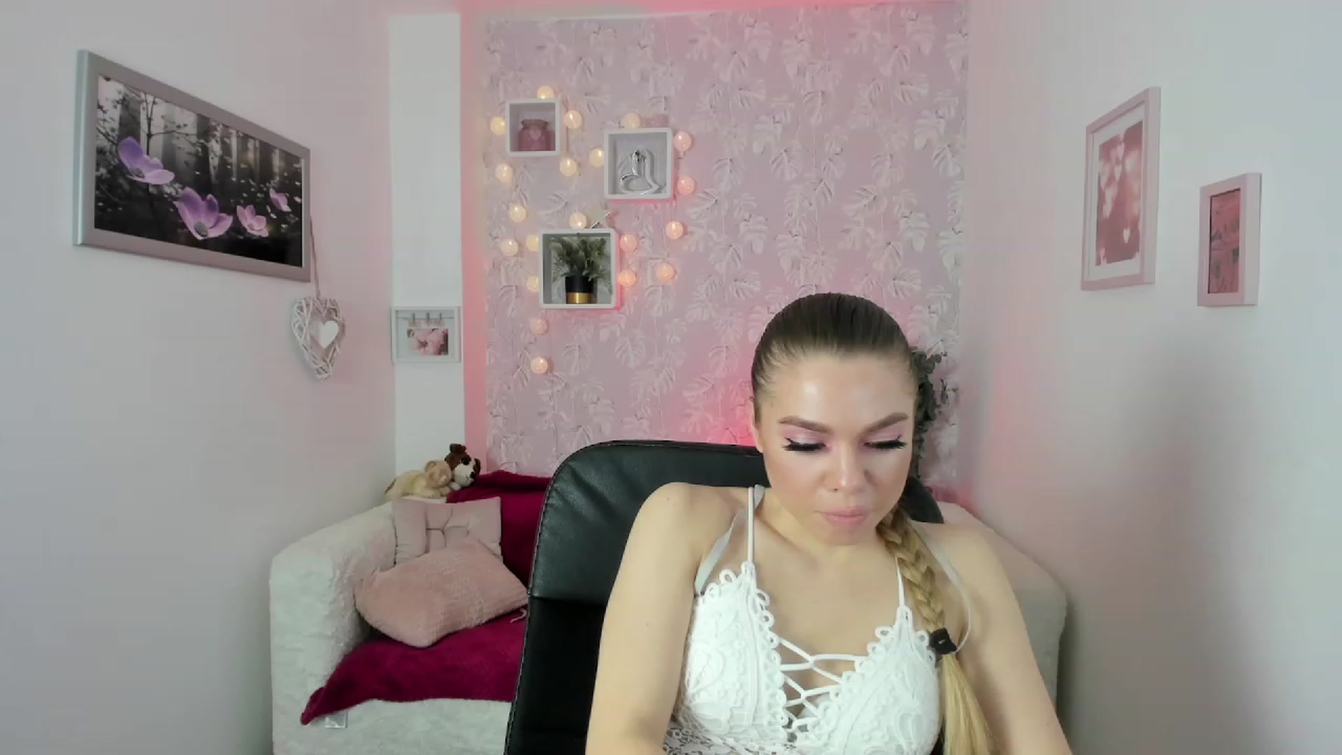 Gallery image thumbnail from Karla_Kush18's myfreecams stream on, 11/29/2023, 13:26 image 11 of 20