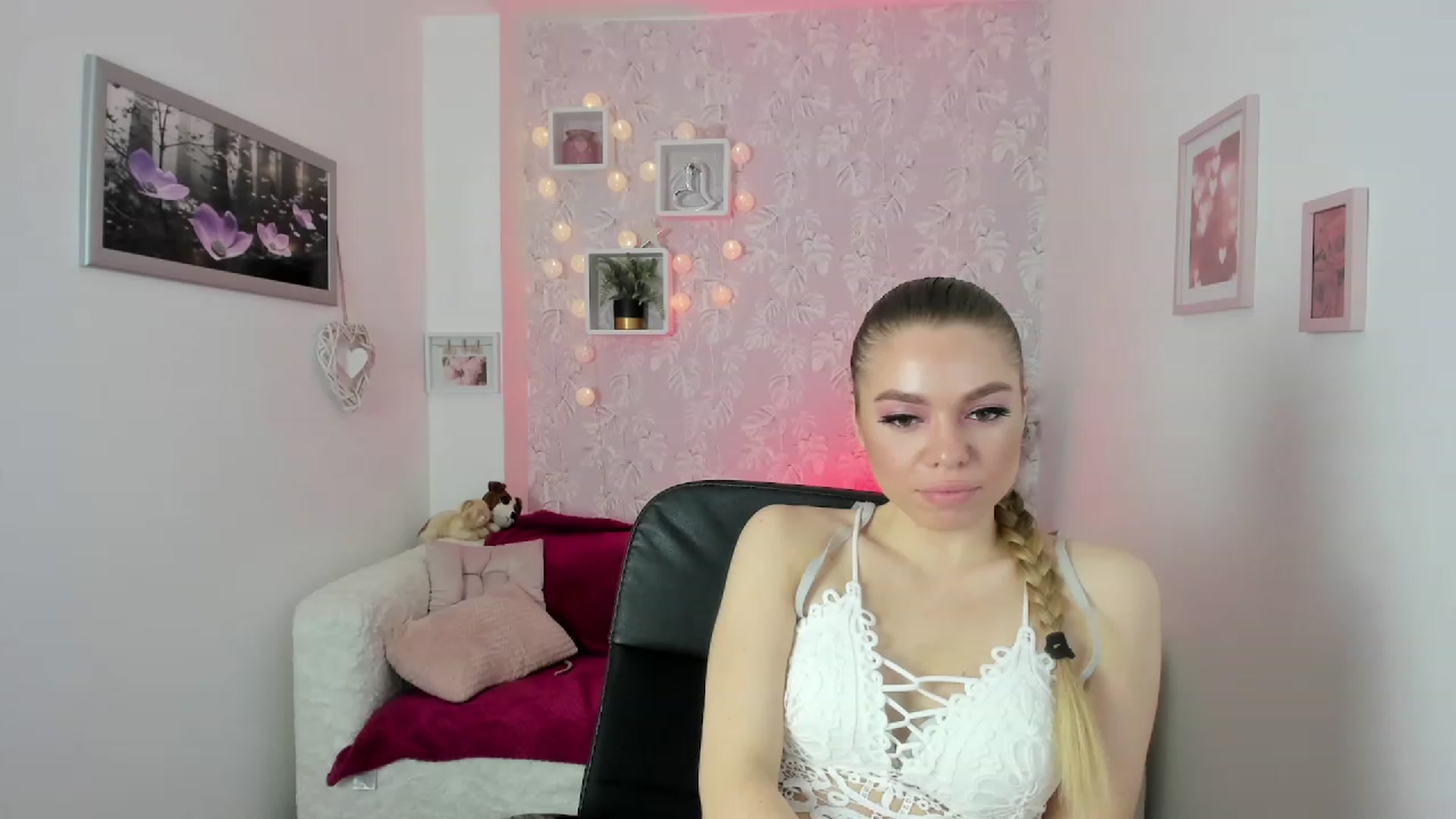 Gallery image thumbnail from Karla_Kush18's myfreecams stream on, 11/29/2023, 13:26 image 13 of 20