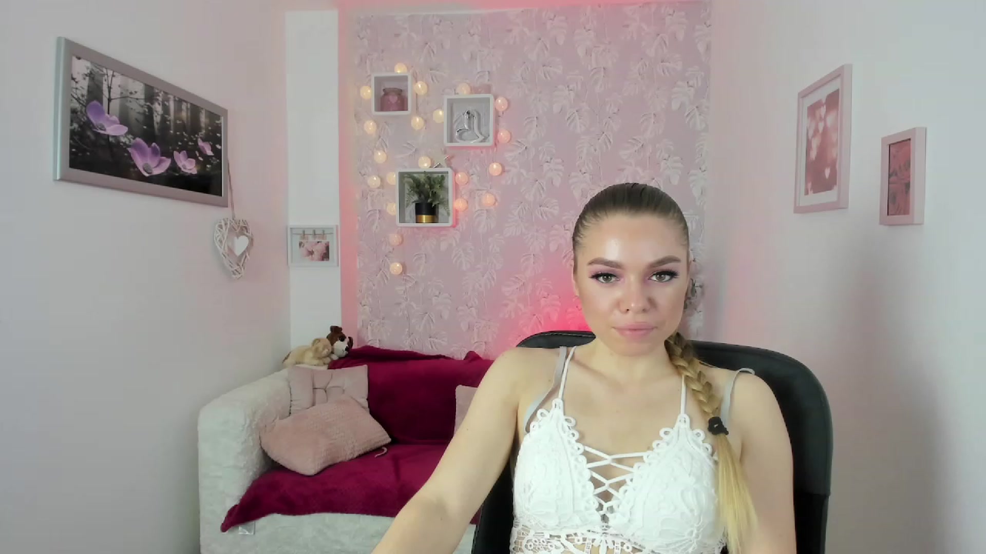 Gallery image thumbnail from Karla_Kush18's myfreecams stream on, 11/29/2023, 13:53 image 15 of 20
