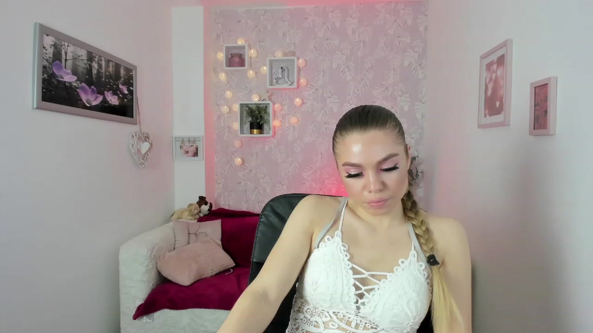 Gallery image thumbnail from Karla_Kush18's myfreecams stream on, 11/29/2023, 13:53 image 3 of 20