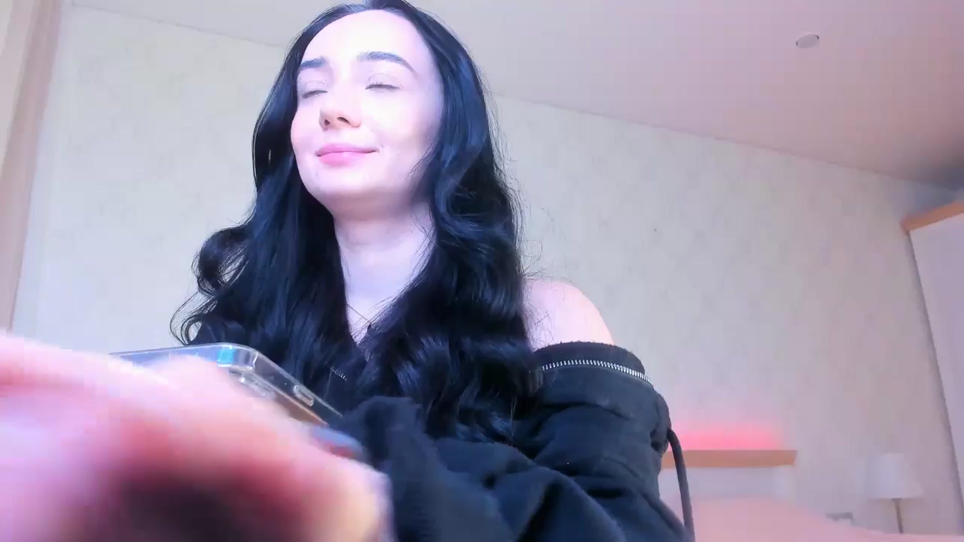Gallery image thumbnail from Karlee_Grey_'s myfreecams stream on, 12/10/2024, 09:27 image 19 of 20