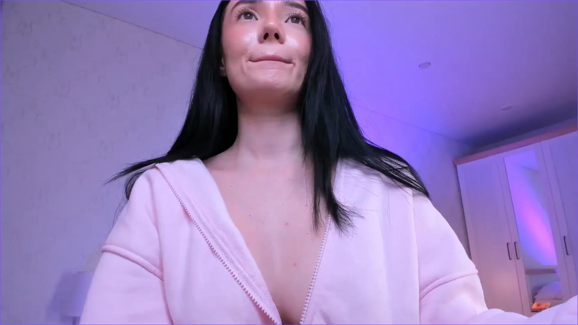 Gallery image thumbnail from Karlee_Grey_'s myfreecams stream on, 11/18/2025, 07:34 image 4 of 20