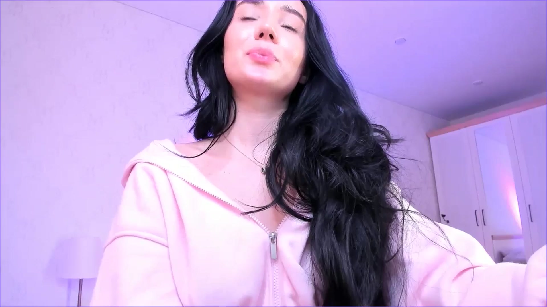 Gallery image thumbnail from Karlee_Grey_'s myfreecams stream on, 11/21/2025, 08:19 image 18 of 20